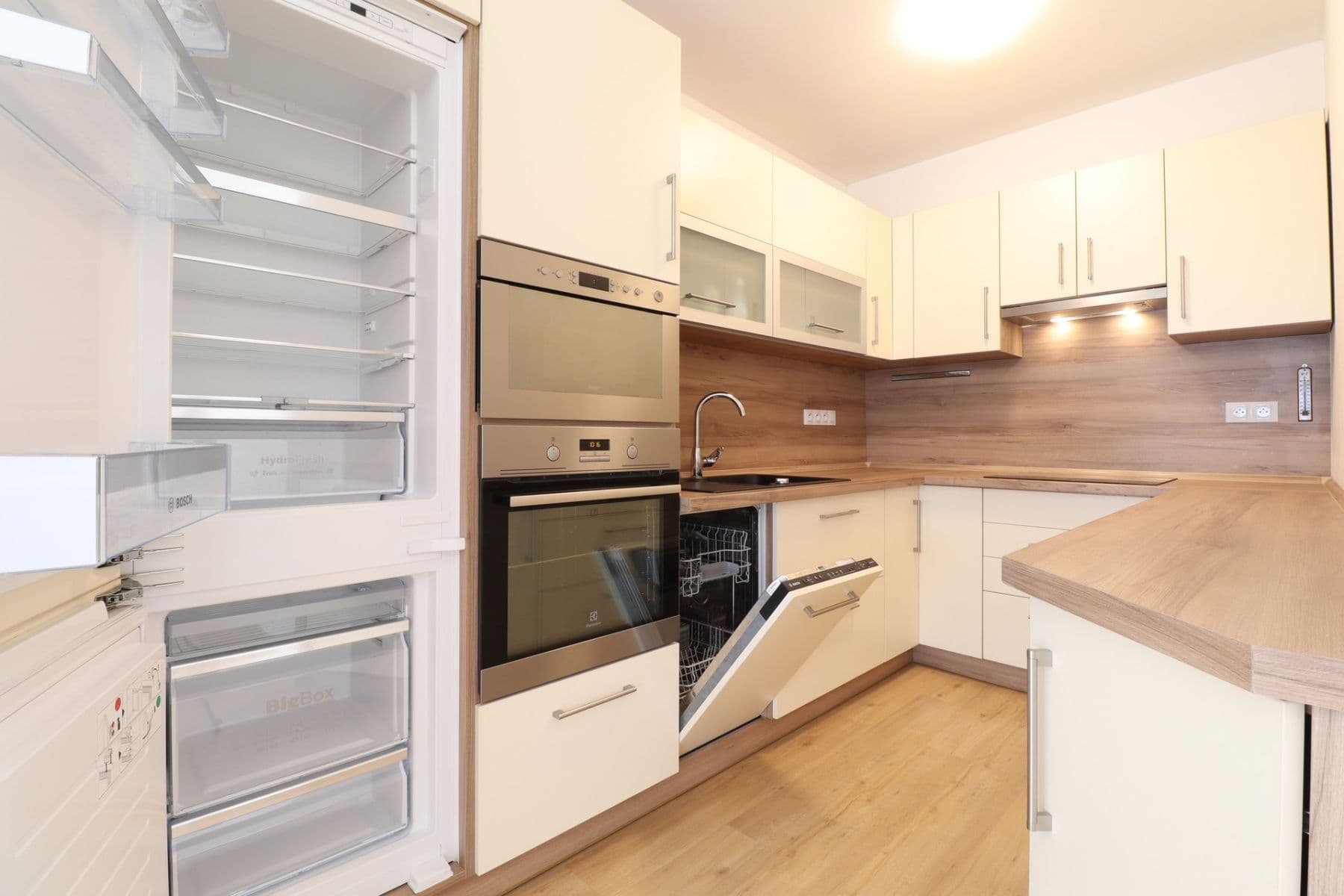 Pronájem bytu 3+kk 57 m², Svojšovická, Praha, Praha Pronájem bytu 3+kk 57 m², Svojšovická, Praha, Praha