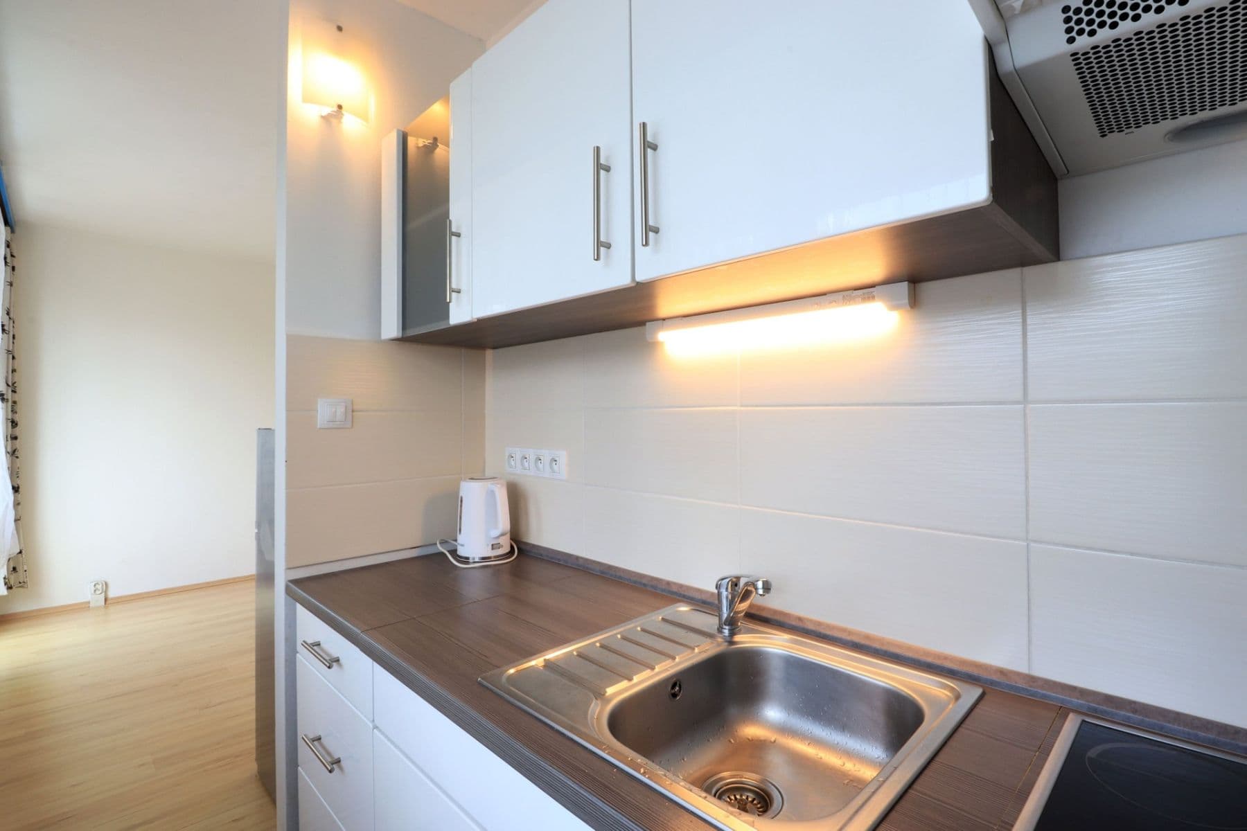 Pronájem bytu 1+kk 33 m², Hurbanova, Praha, Praha Pronájem bytu 1+kk 33 m², Hurbanova, Praha, Praha