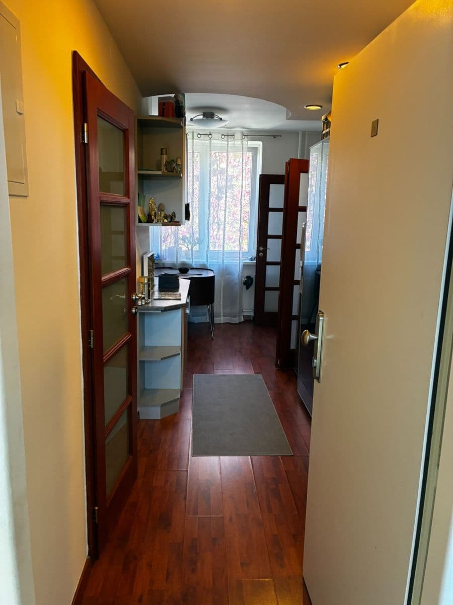 Pronájem bytu 1+1 36 m², Nad ostrovem, Praha, Praha Pronájem bytu 1+1 36 m², Nad ostrovem, Praha, Praha