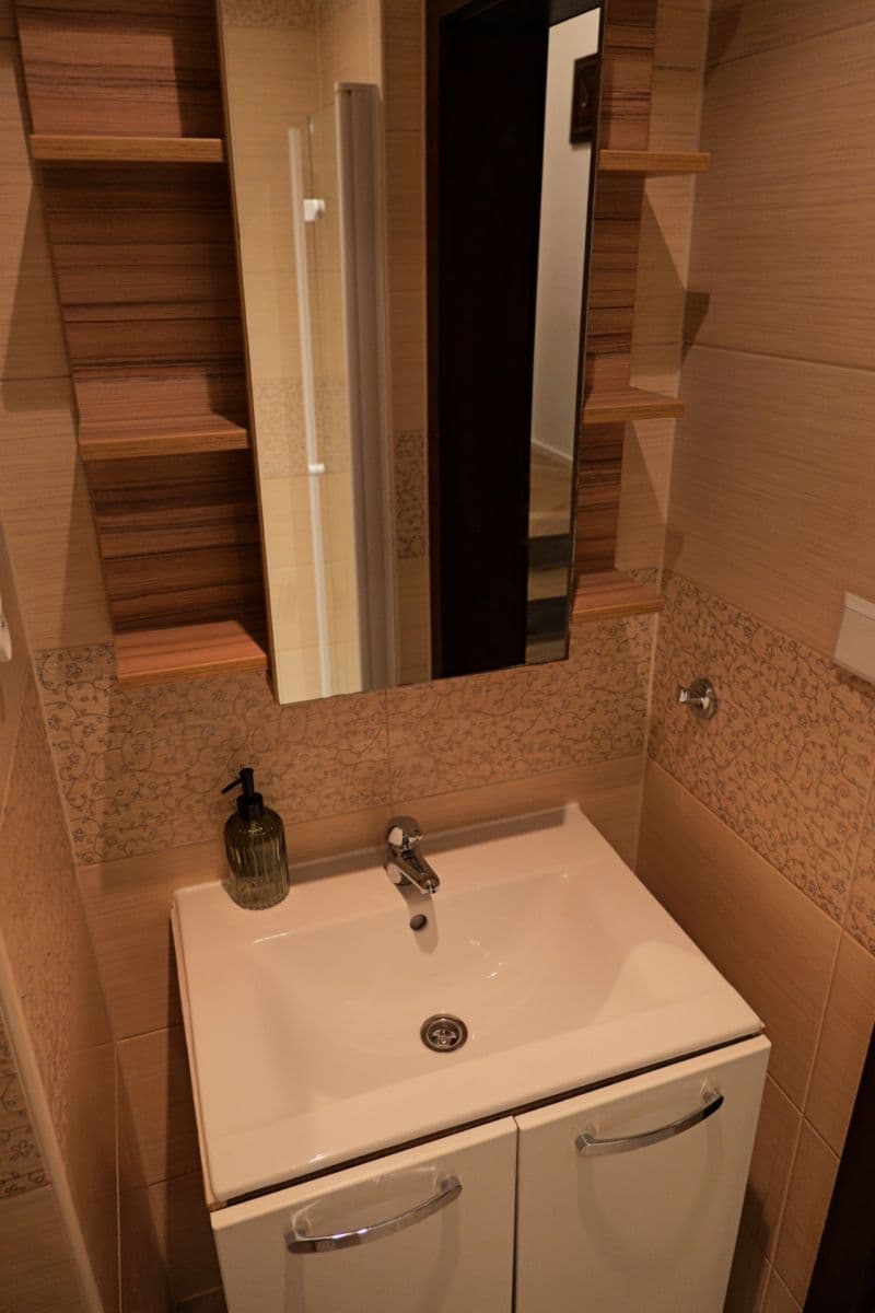 Prodej bytu 1+kk 29 m², V Šáreckém údolí, Praha, Praha Prodej bytu 1+kk 29 m², V Šáreckém údolí, Praha, Praha