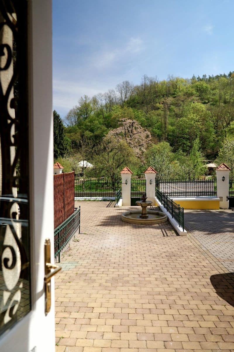 Prodej bytu 1+kk 29 m², V Šáreckém údolí, Praha, Praha Prodej bytu 1+kk 29 m², V Šáreckém údolí, Praha, Praha