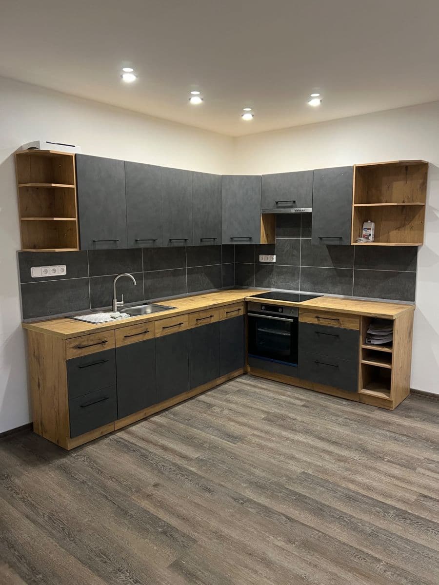 Pronájem bytu 2+kk 65 m², 26. dubna, Cheb, Karlovarský kraj Pronájem bytu 2+kk 65 m², 26. dubna, Cheb, Karlovarský kraj