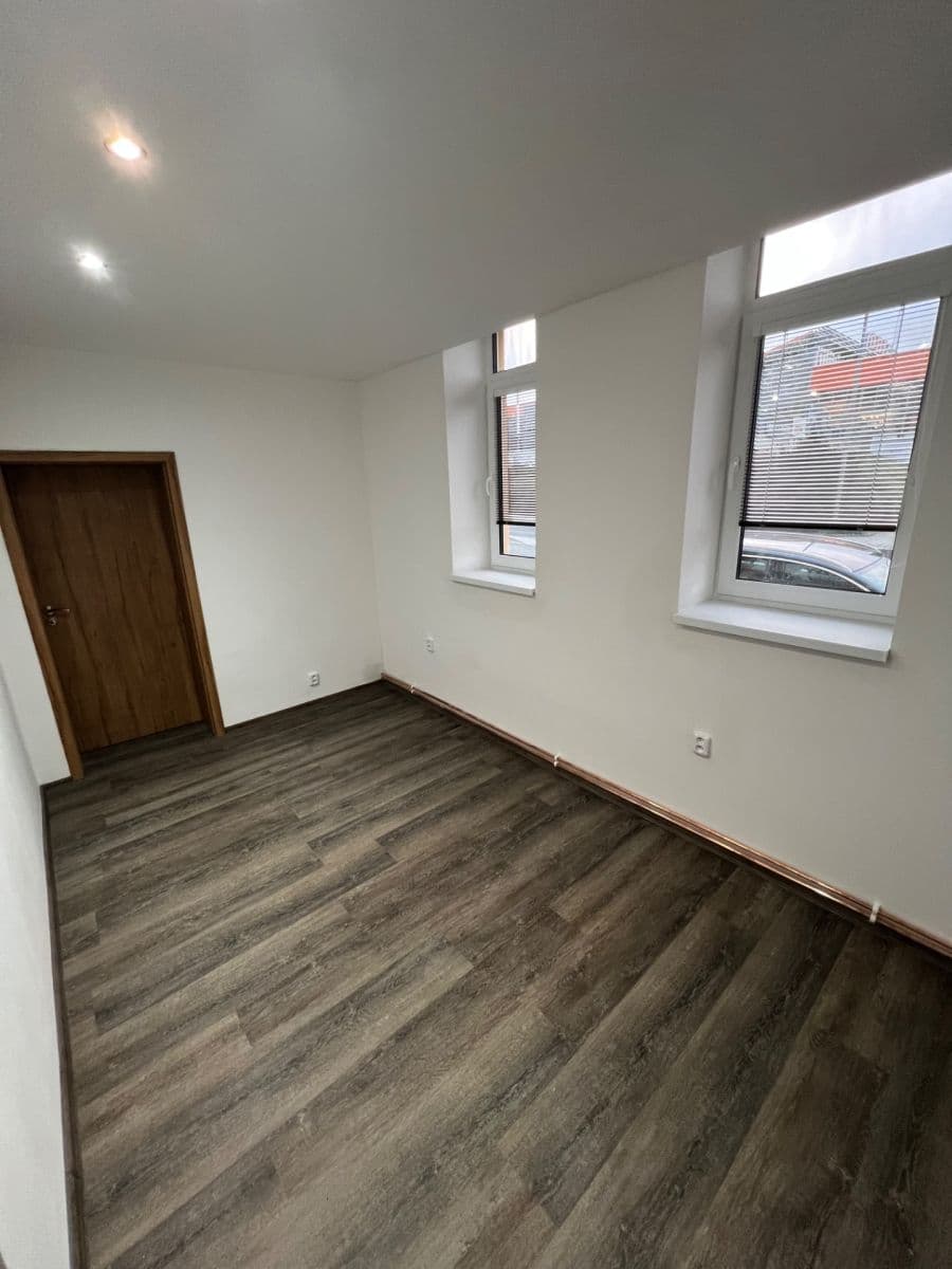 Pronájem bytu 2+kk 65 m², 26. dubna, Cheb, Karlovarský kraj Pronájem bytu 2+kk 65 m², 26. dubna, Cheb, Karlovarský kraj