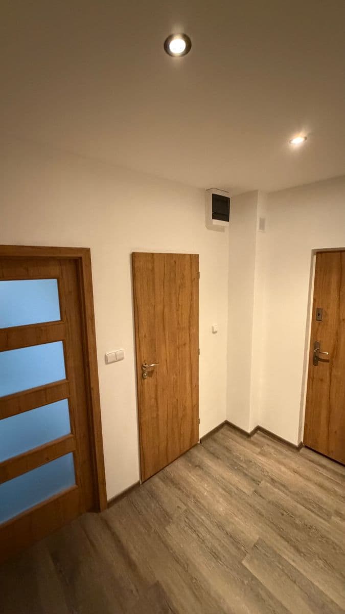 Pronájem bytu 2+kk 65 m², 26. dubna, Cheb, Karlovarský kraj Pronájem bytu 2+kk 65 m², 26. dubna, Cheb, Karlovarský kraj