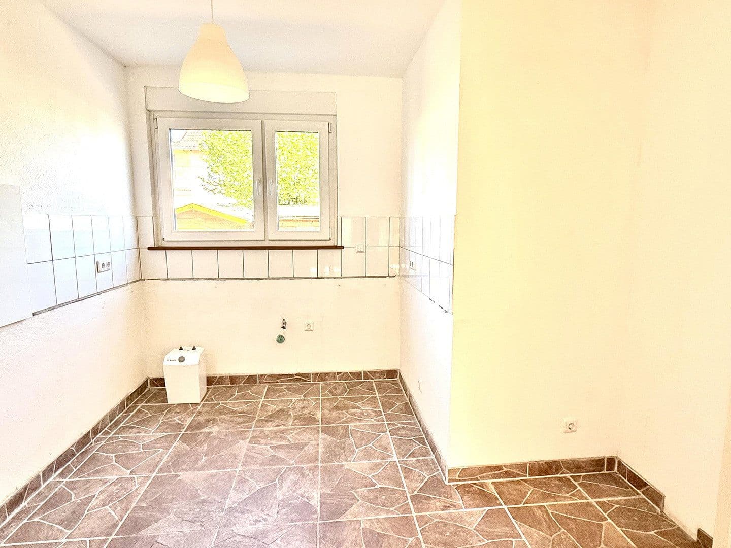 Prodej domu 91 m², pozemek 341 m², Kriftel, Hessen Prodej domu 91 m², pozemek 341 m², Kriftel, Hessen
