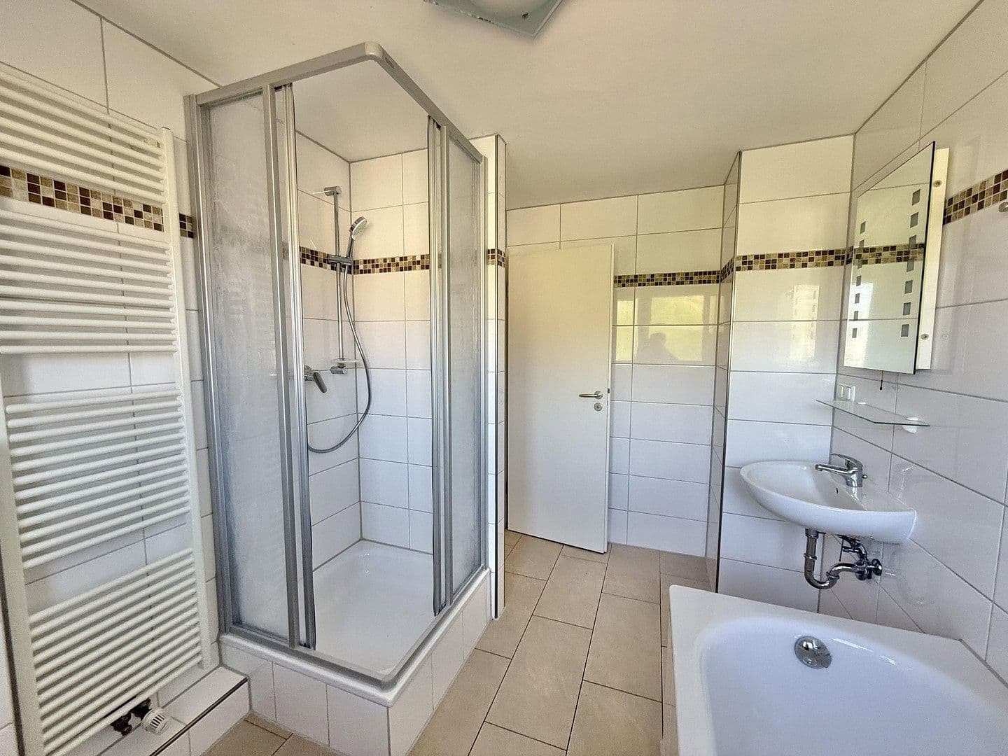 Prodej domu 91 m², pozemek 341 m², Kriftel, Hessen Prodej domu 91 m², pozemek 341 m², Kriftel, Hessen
