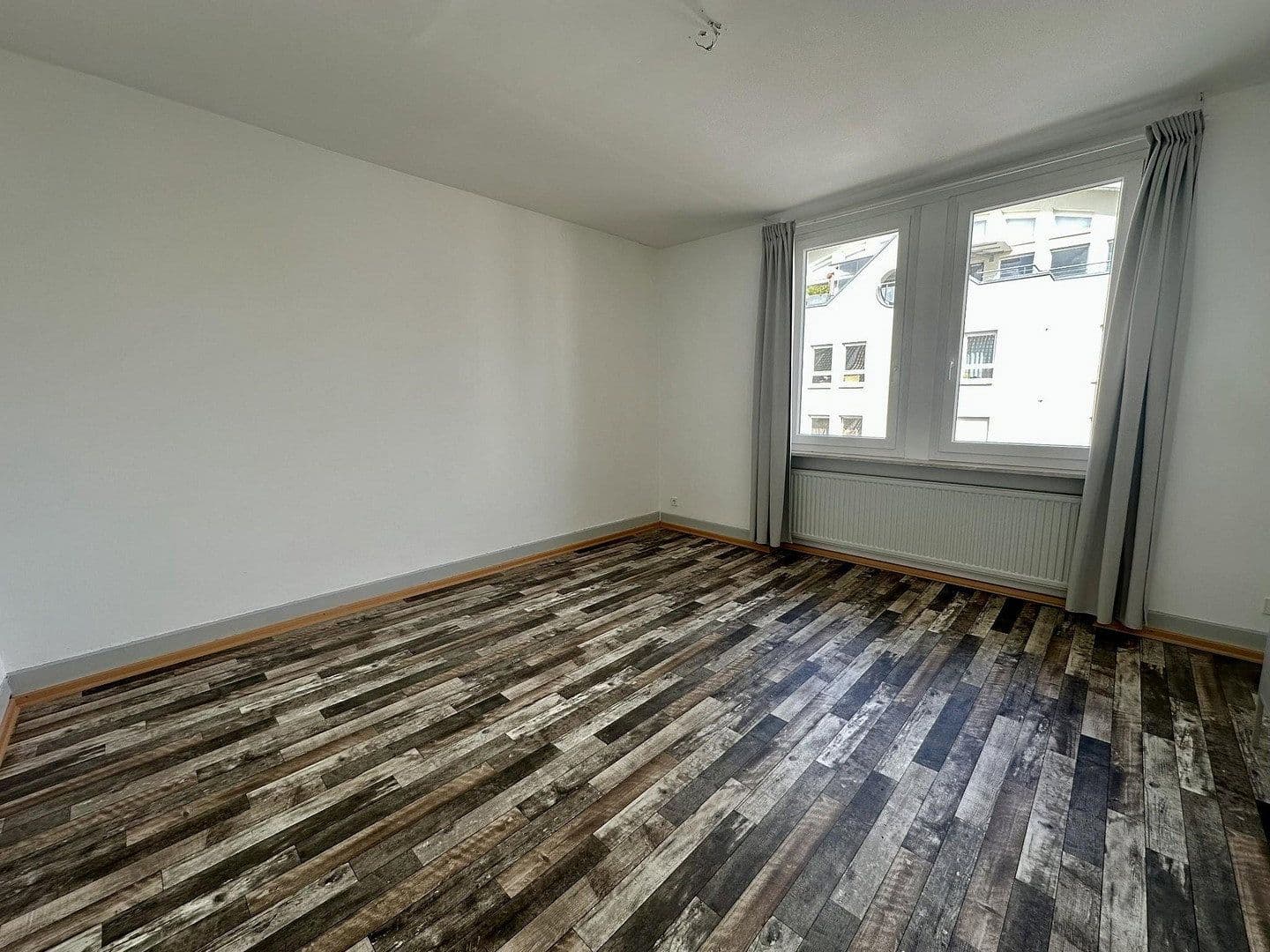 Pronájem bytu 3+1 78 m², Achtungstraße 9, Heilbronn, Bádensko-Württembersko Pronájem bytu 3+1 78 m², Achtungstraße 9, Heilbronn, Bádensko-Württembersko