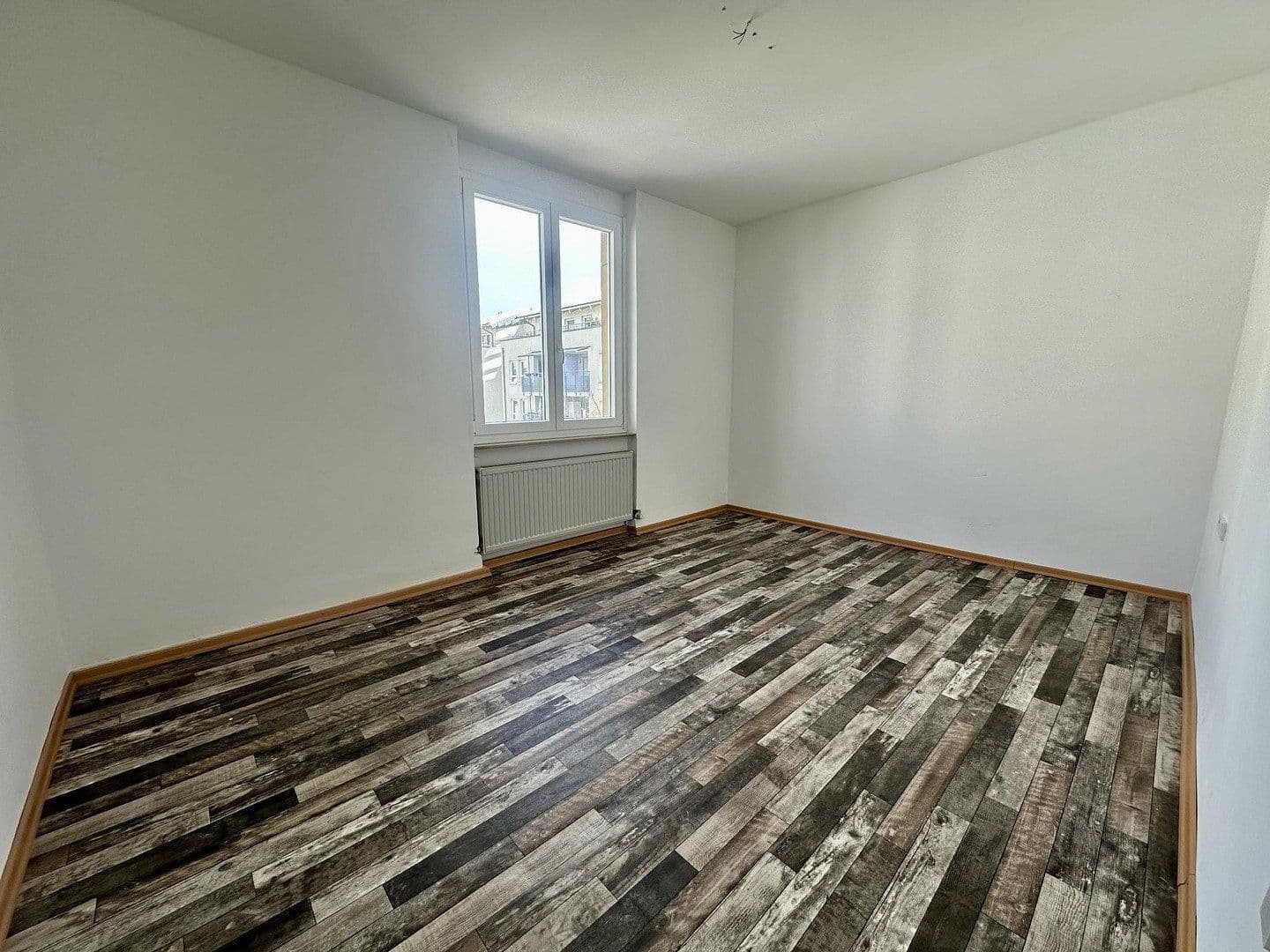 Pronájem bytu 3+1 78 m², Achtungstraße 9, Heilbronn, Bádensko-Württembersko Pronájem bytu 3+1 78 m², Achtungstraße 9, Heilbronn, Bádensko-Württembersko
