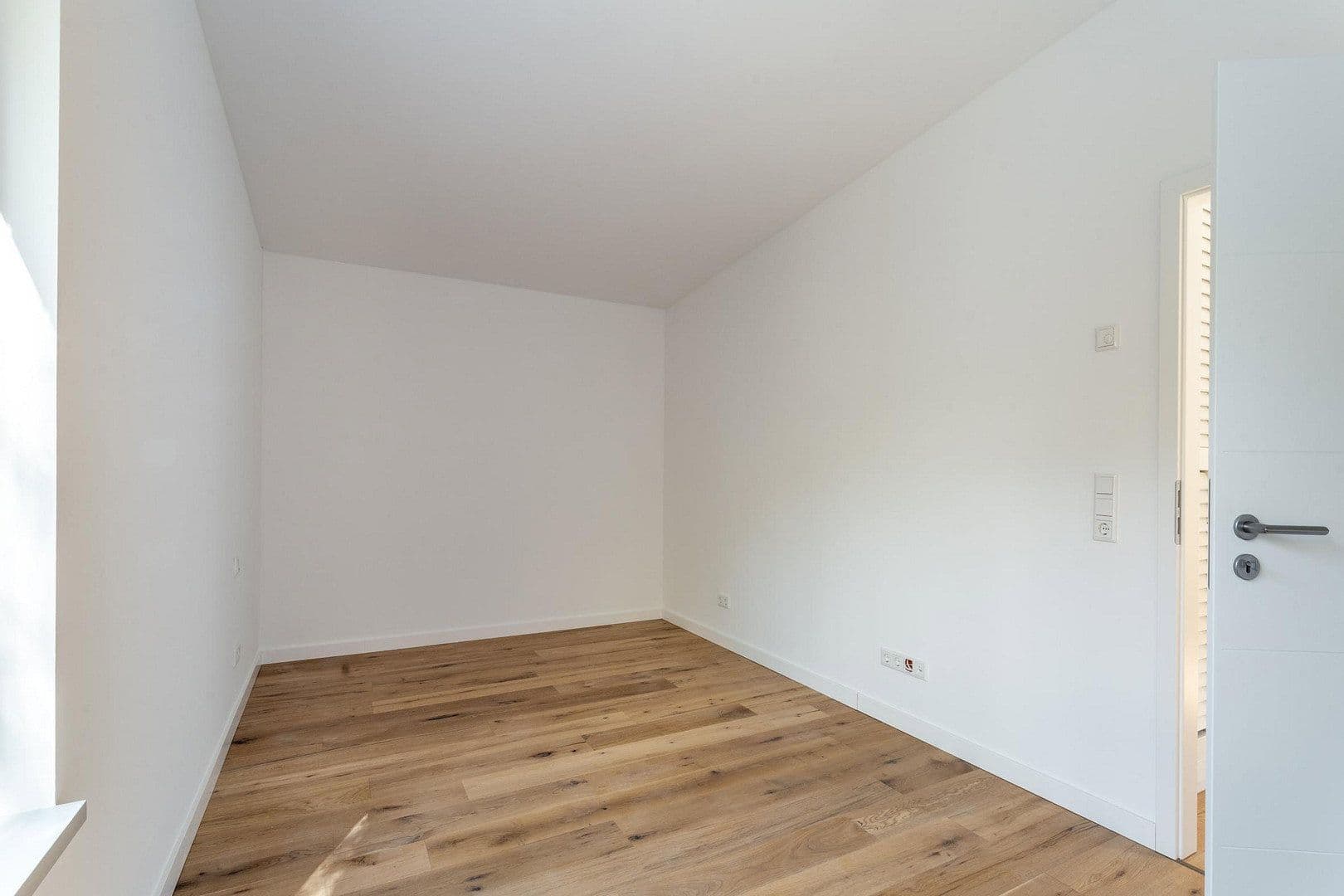Prodej bytu 3+1 104 m², Halle, Sasko-Anhaltsko Prodej bytu 3+1 104 m², Halle, Sasko-Anhaltsko