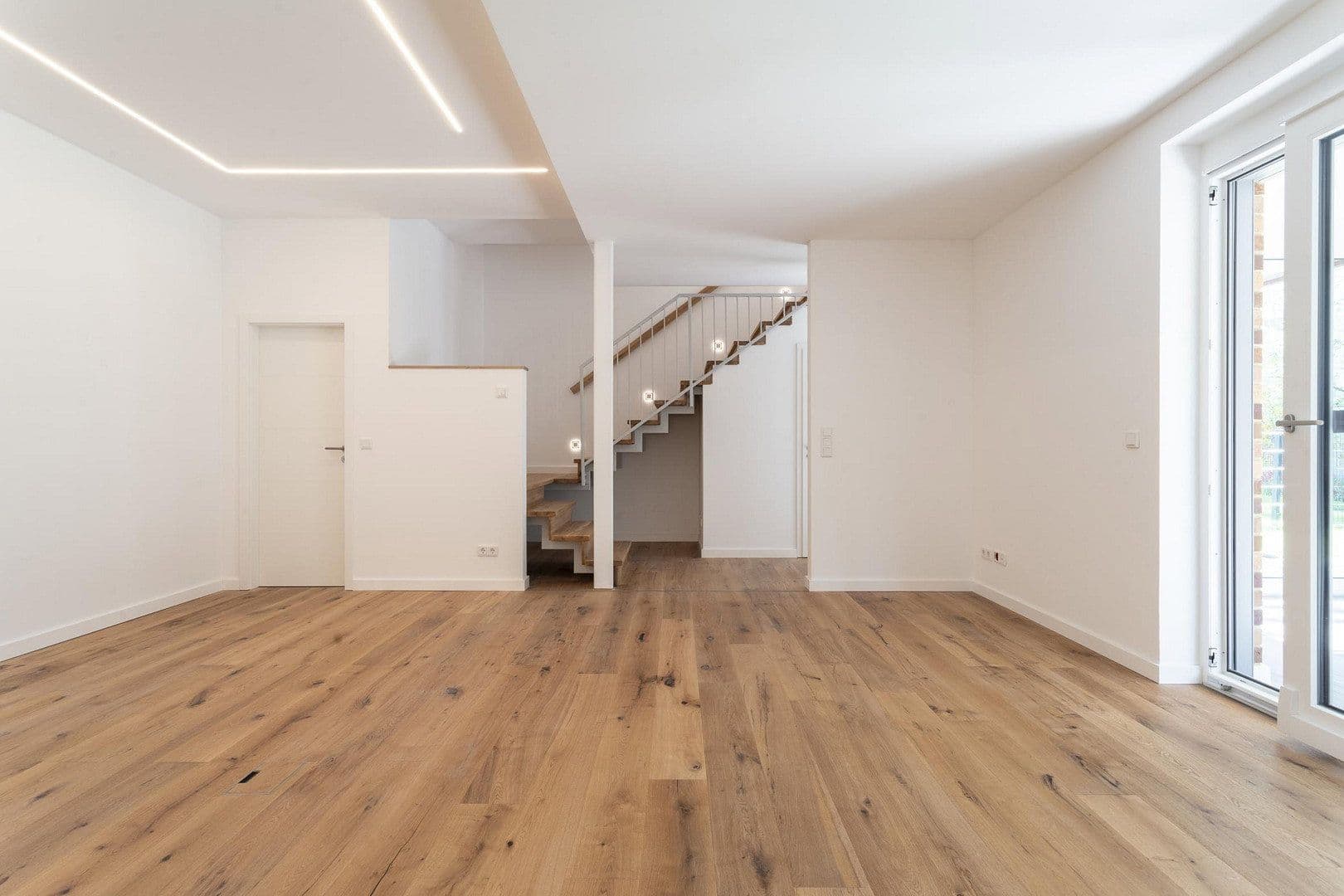 Prodej bytu 3+1 104 m², Halle, Sasko-Anhaltsko Prodej bytu 3+1 104 m², Halle, Sasko-Anhaltsko