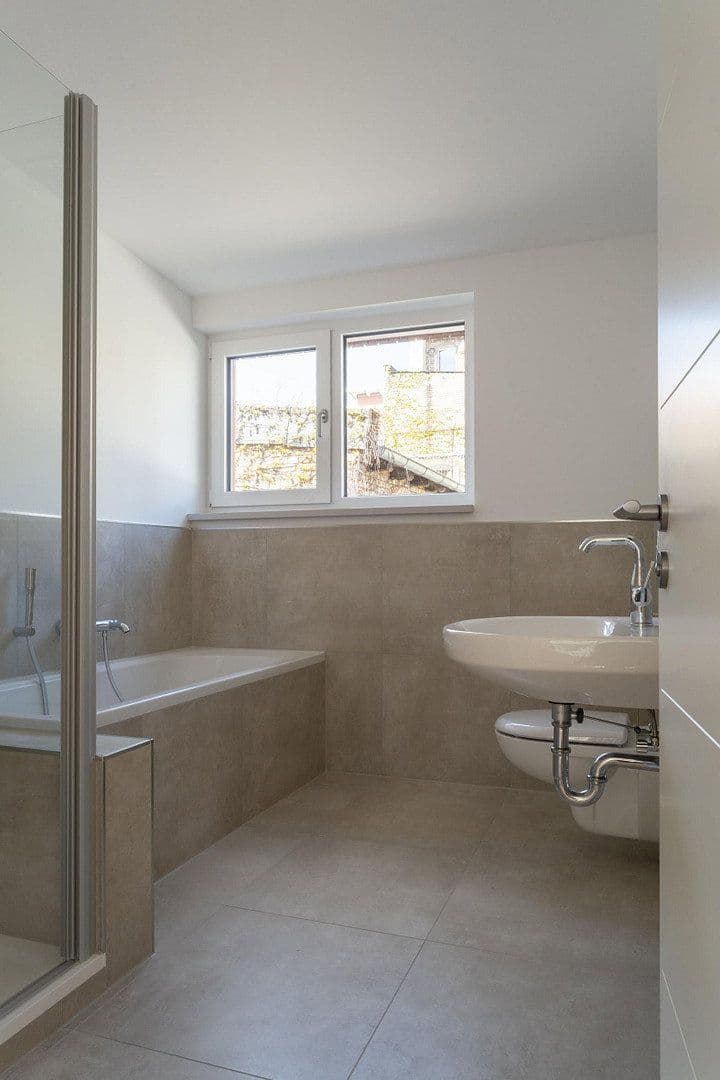 Prodej bytu 3+1 104 m², Halle, Sasko-Anhaltsko Prodej bytu 3+1 104 m², Halle, Sasko-Anhaltsko