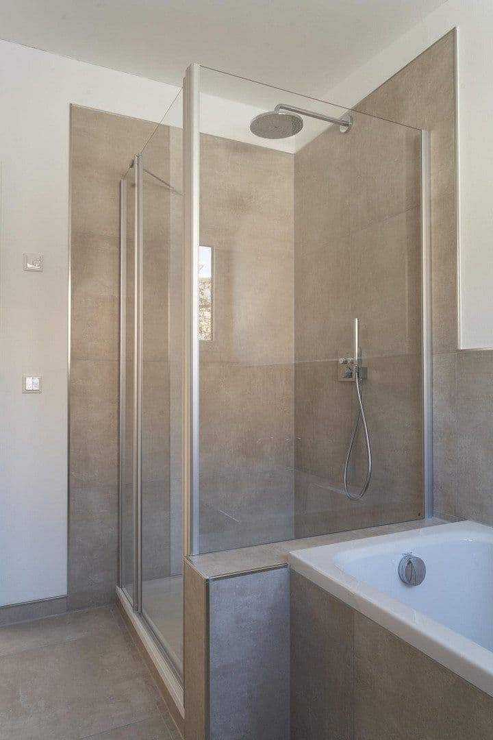 Prodej bytu 3+1 104 m², Halle, Sasko-Anhaltsko Prodej bytu 3+1 104 m², Halle, Sasko-Anhaltsko