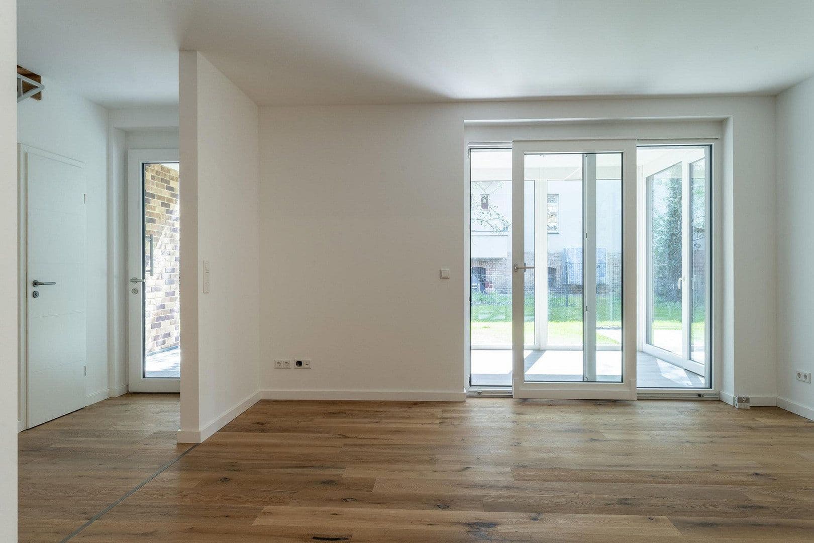 Prodej bytu 3+1 104 m², Halle, Sasko-Anhaltsko Prodej bytu 3+1 104 m², Halle, Sasko-Anhaltsko