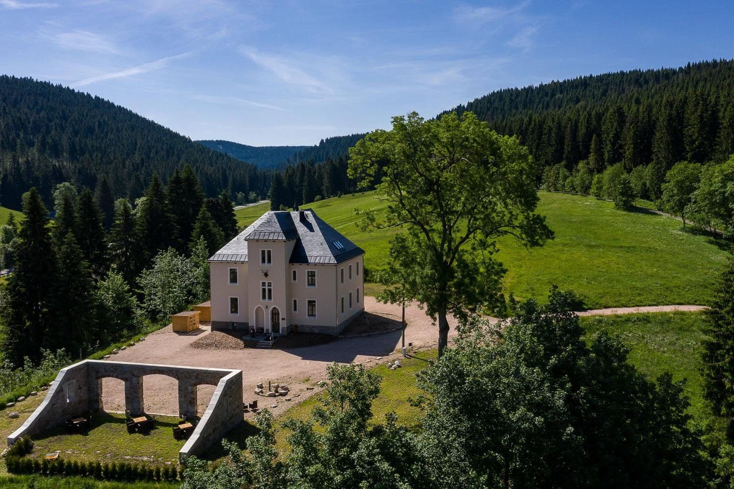 Prodej domu 377 m², pozemek 20.000 m², Eibenstock, Sasko Prodej domu 377 m², pozemek 20.000 m², Eibenstock, Sasko