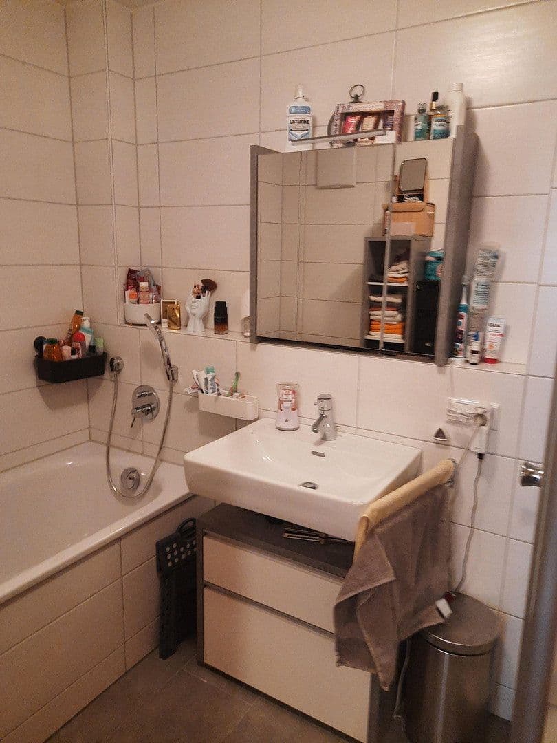 Pronájem bytu 4+1 104 m², Neuffen, Bádensko-Württembersko Pronájem bytu 4+1 104 m², Neuffen, Bádensko-Württembersko