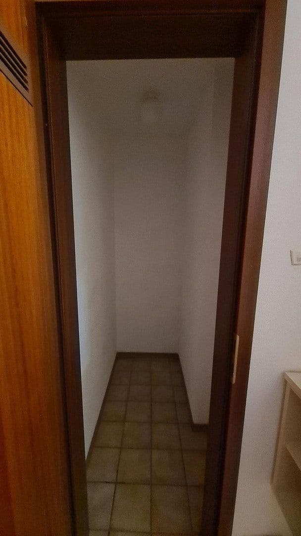 Pronájem bytu 1+1 30 m², Huchenfelder Hauptstr. 91, Pforzheim, Bádensko-Württembersko Pronájem bytu 1+1 30 m², Huchenfelder Hauptstr. 91, Pforzheim, Bádensko-Württembersko