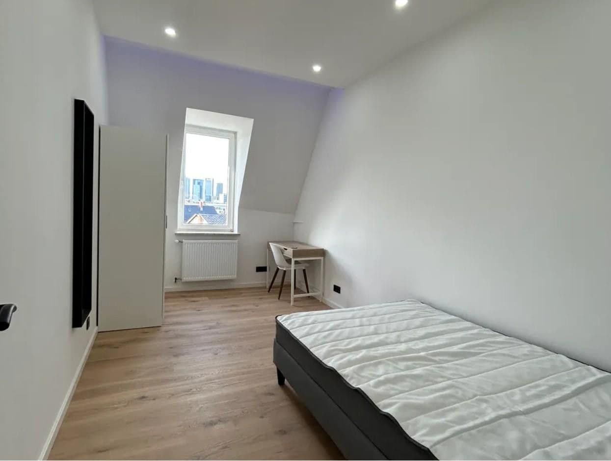 Pronájem bytu 1+1 50 m², Kranichsteinerstraße 21, Frankfurt am Main, Hessen Pronájem bytu 1+1 50 m², Kranichsteinerstraße 21, Frankfurt am Main, Hessen