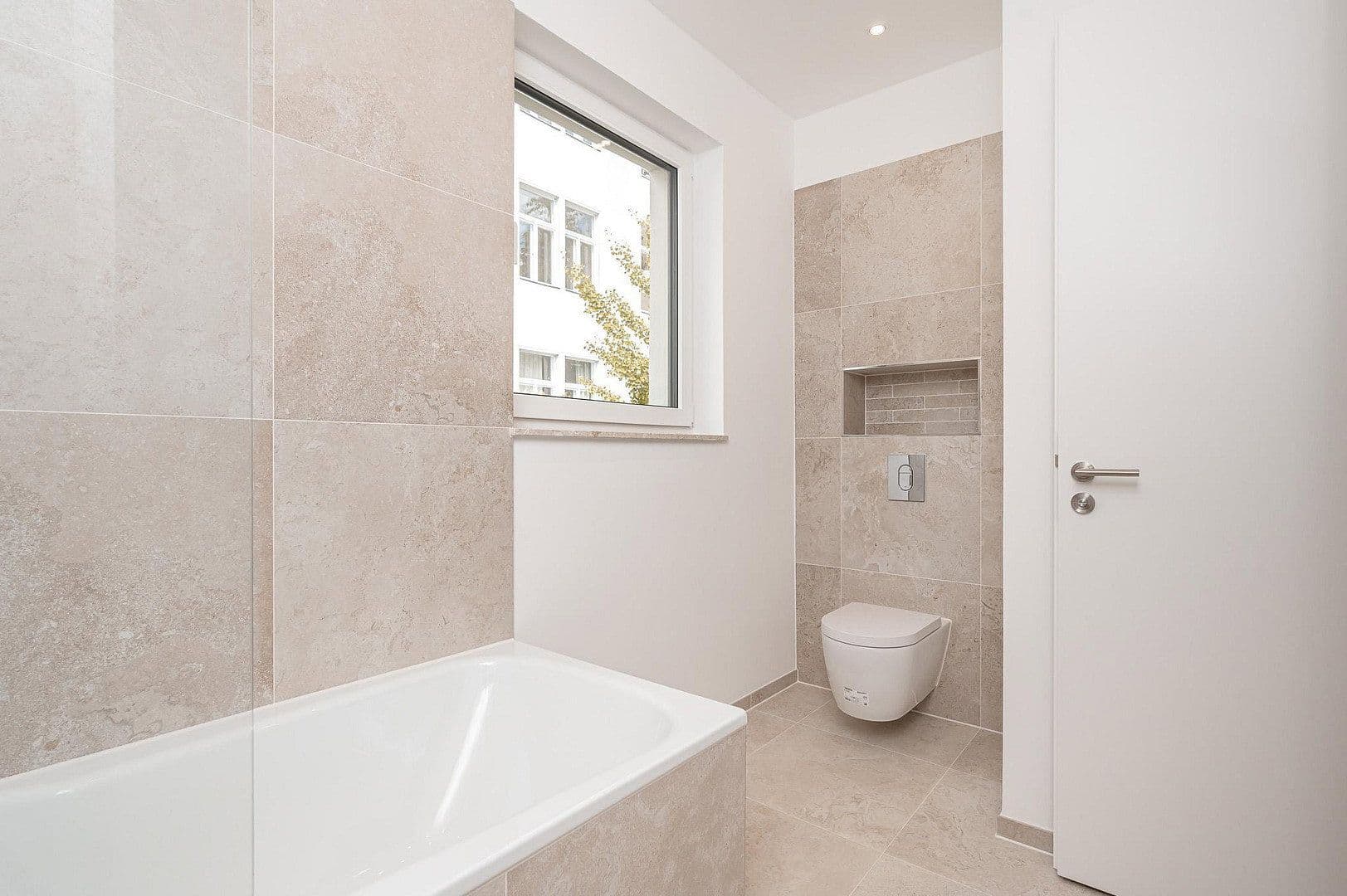 Prodej bytu 2+1 64 m², Leydenallee 37, Berlin, Berlín Prodej bytu 2+1 64 m², Leydenallee 37, Berlin, Berlín