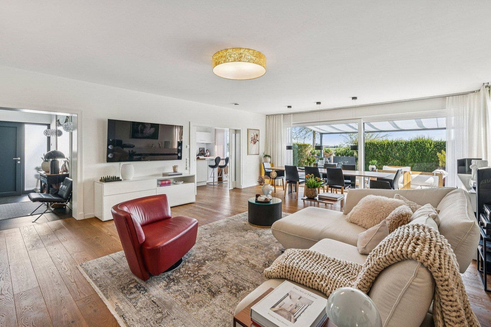 Prodej domu 285 m², pozemek 563 m², Ulm, Bádensko-Württembersko Prodej domu 285 m², pozemek 563 m², Ulm, Bádensko-Württembersko