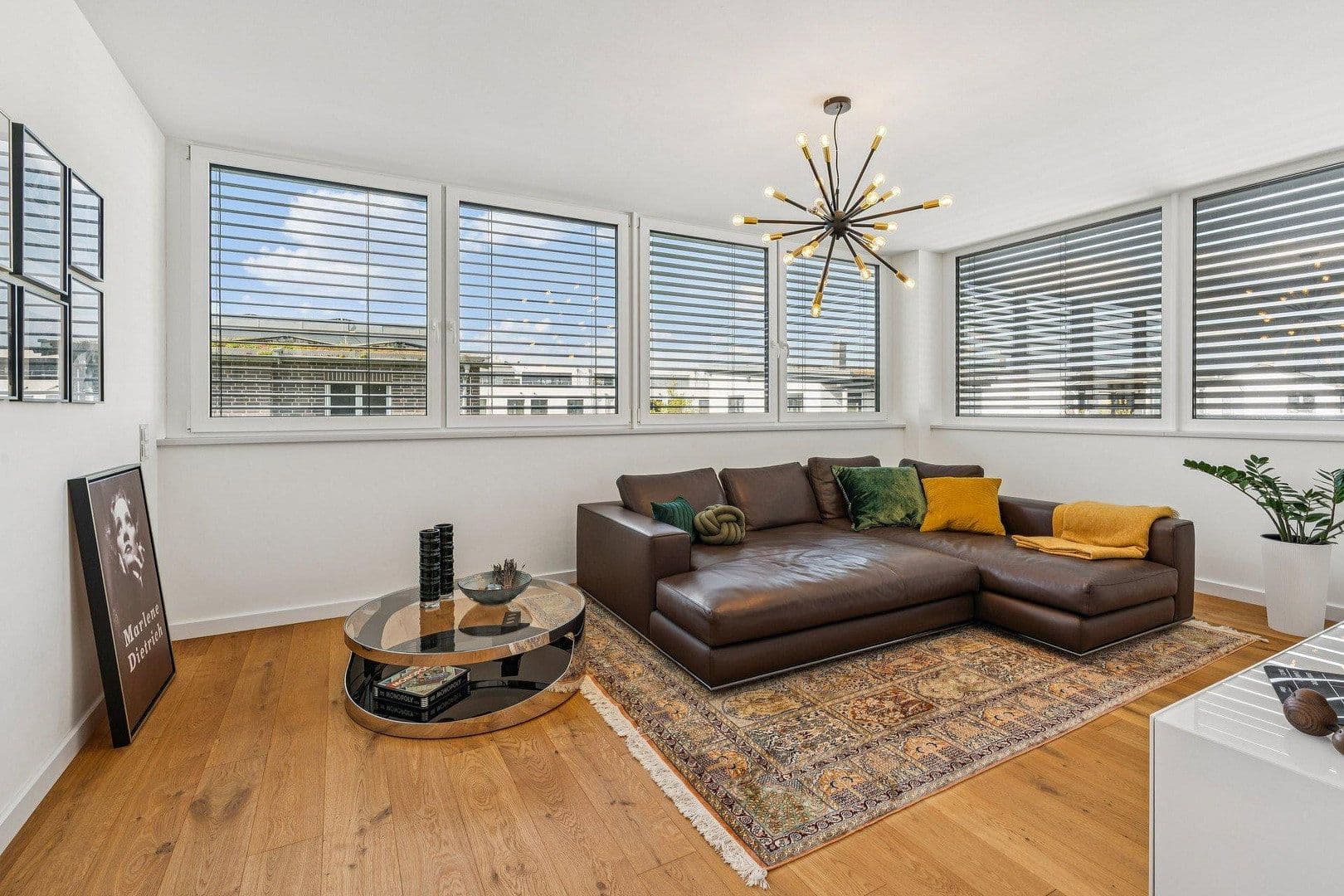 Prodej domu 285 m², pozemek 563 m², Ulm, Bádensko-Württembersko Prodej domu 285 m², pozemek 563 m², Ulm, Bádensko-Württembersko