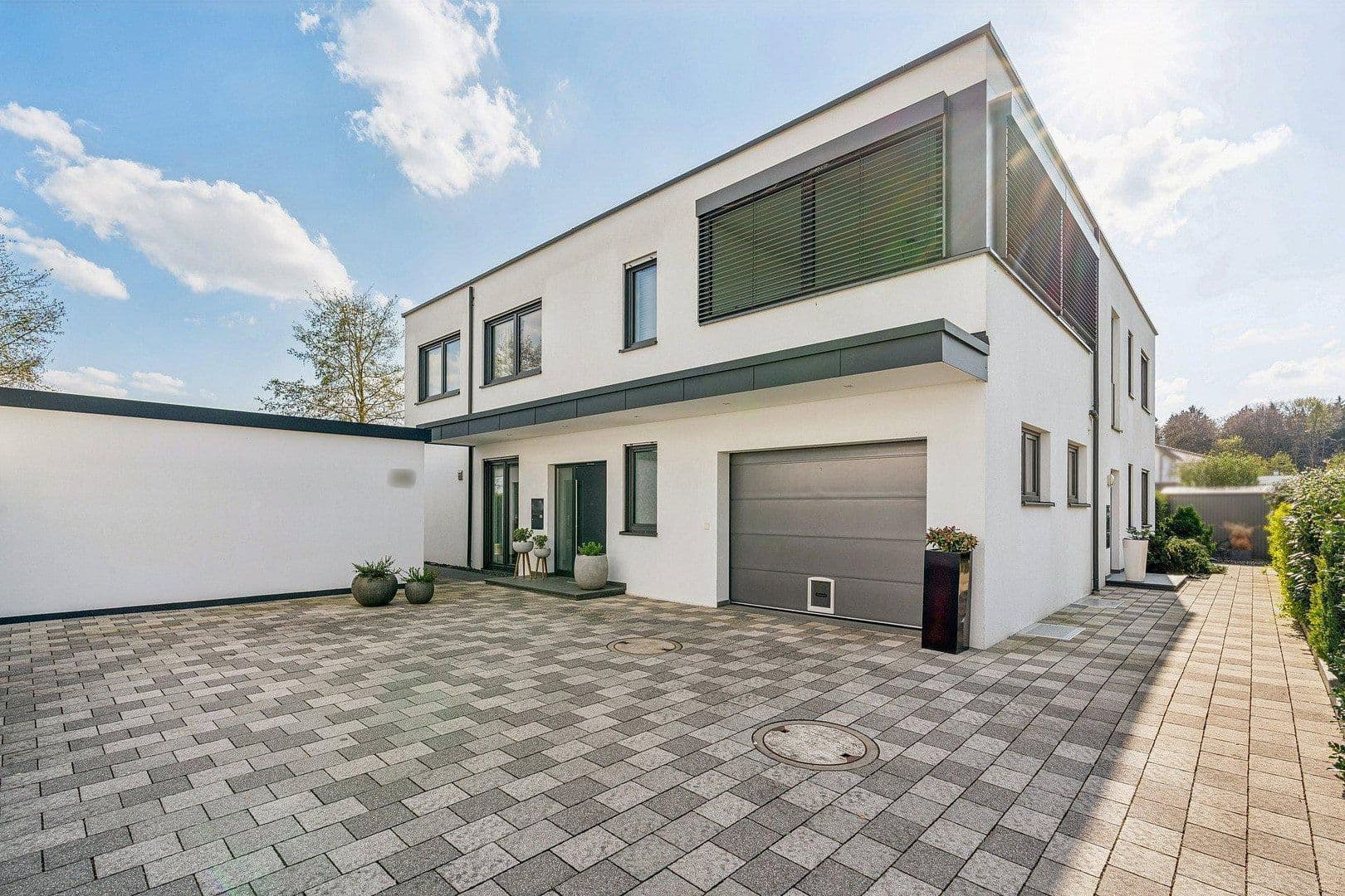 Prodej domu 285 m², pozemek 563 m², Ulm, Bádensko-Württembersko Prodej domu 285 m², pozemek 563 m², Ulm, Bádensko-Württembersko