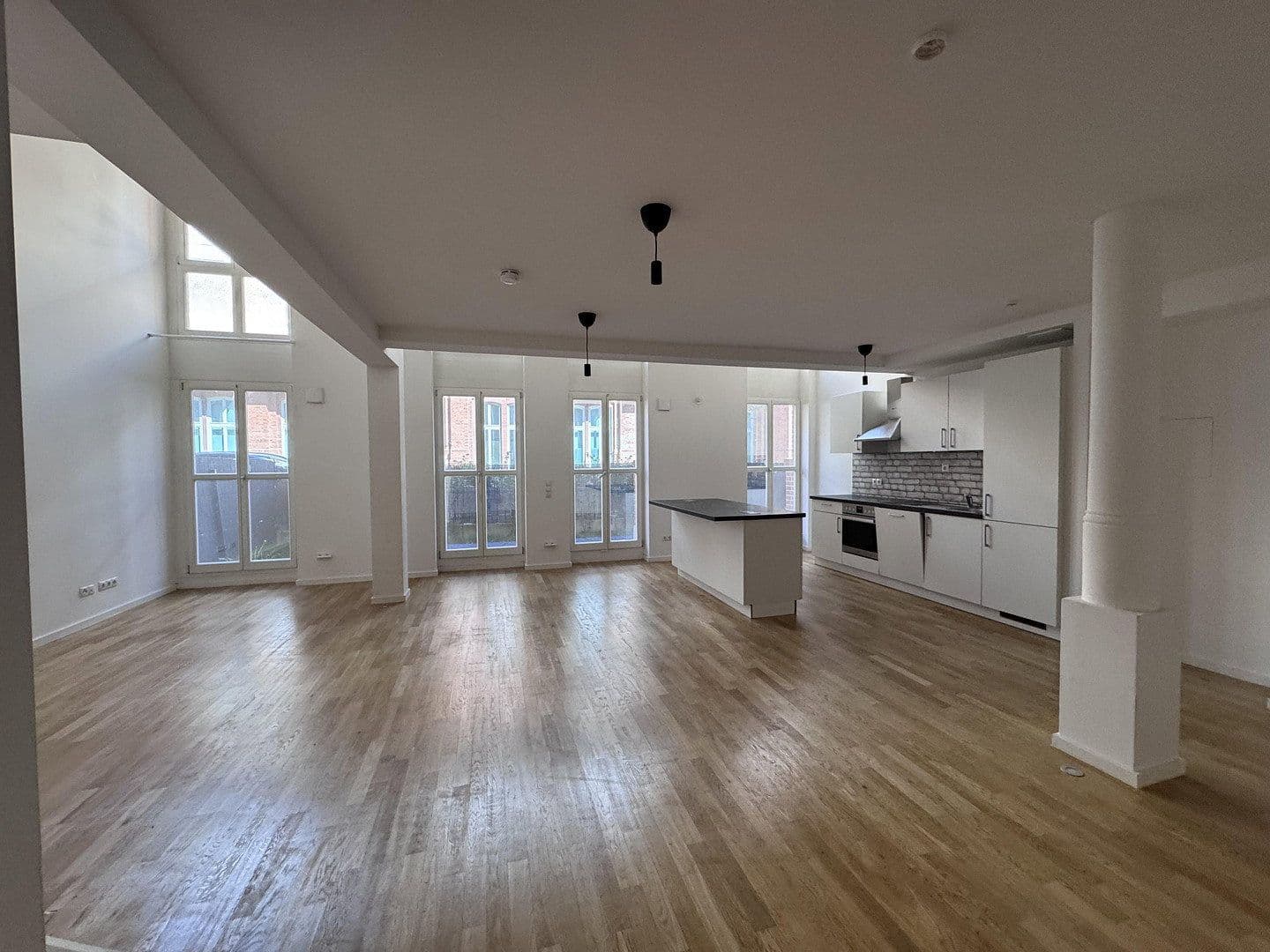 Pronájem bytu 3+1 96 m², Berlin, Berlín Pronájem bytu 3+1 96 m², Berlin, Berlín