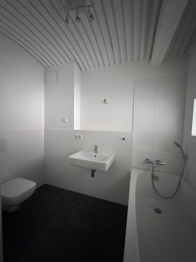 Pronájem bytu 3+1 96 m², Berlin, Berlín Pronájem bytu 3+1 96 m², Berlin, Berlín