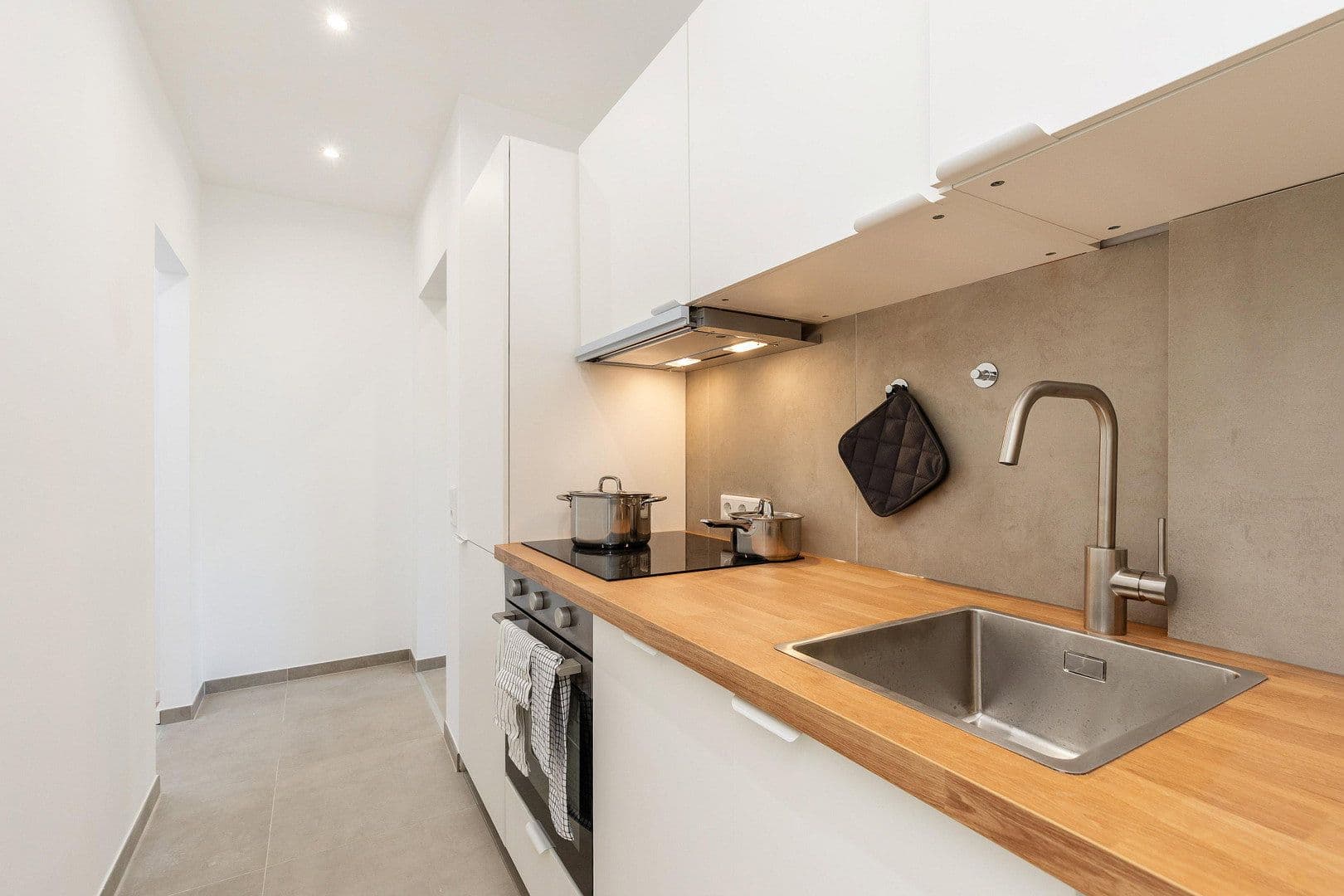 Pronájem bytu 39 m², Düsseldorf, Severní Porýní-Vestfálsko Pronájem bytu 39 m², Düsseldorf, Severní Porýní-Vestfálsko