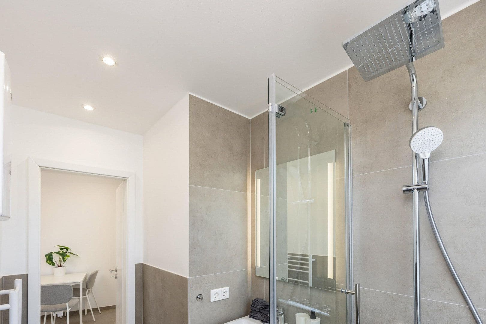 Pronájem bytu 39 m², Düsseldorf, Severní Porýní-Vestfálsko Pronájem bytu 39 m², Düsseldorf, Severní Porýní-Vestfálsko