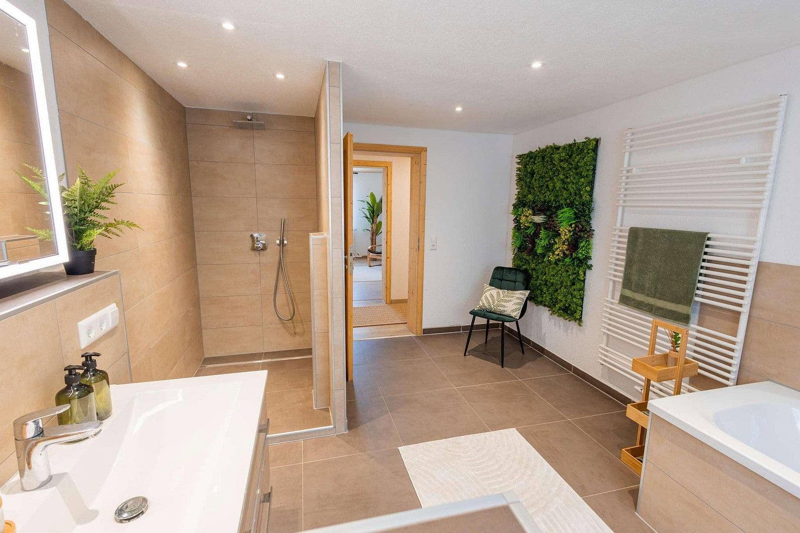 Prodej domu 280 m², pozemek 6.597 m², Geslau, Bavorsko Prodej domu 280 m², pozemek 6.597 m², Geslau, Bavorsko