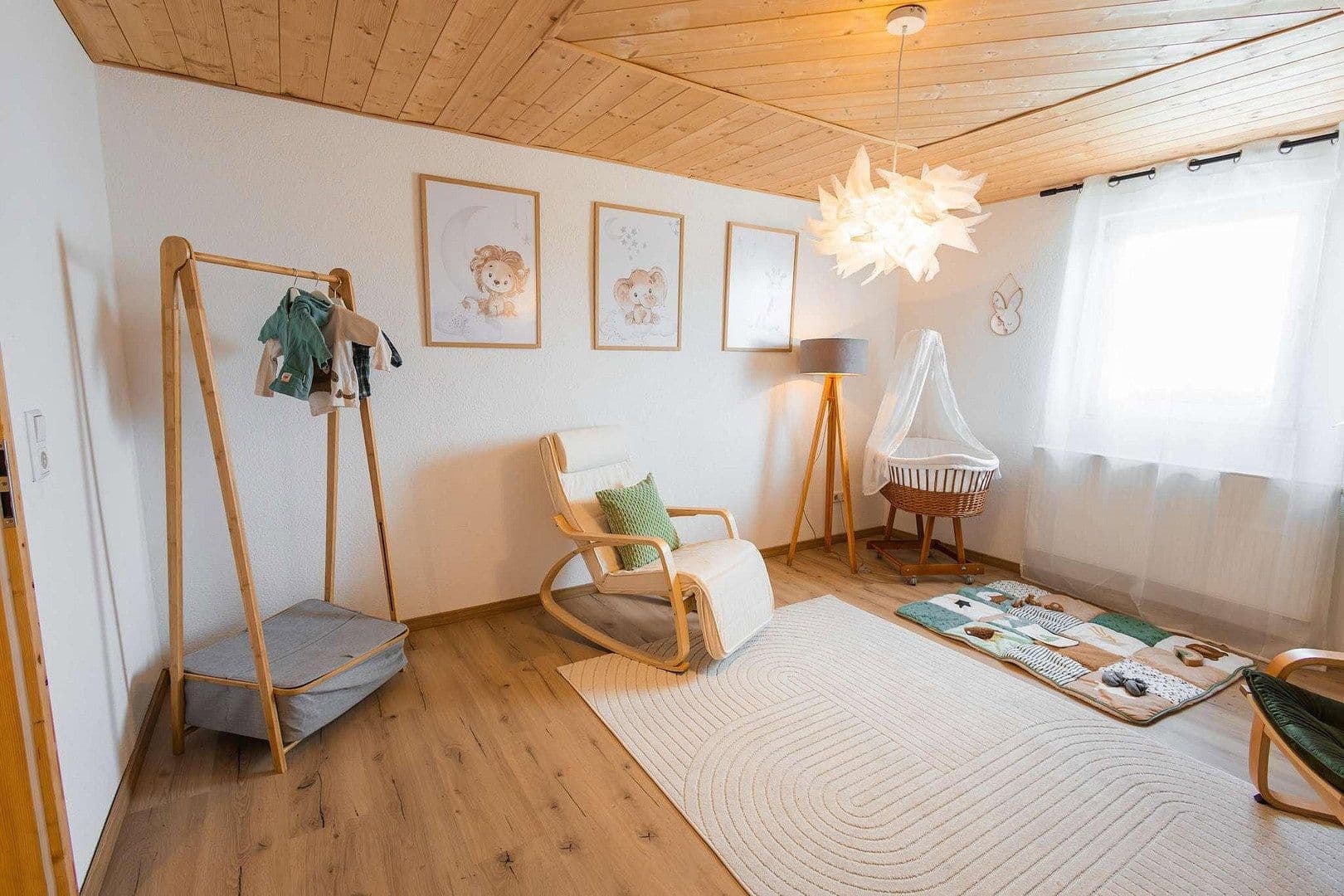 Prodej domu 280 m², pozemek 6.597 m², Geslau, Bavorsko Prodej domu 280 m², pozemek 6.597 m², Geslau, Bavorsko