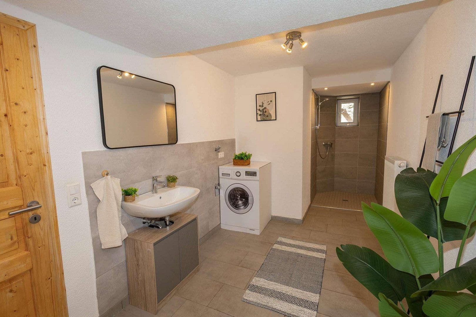 Prodej domu 280 m², pozemek 6.597 m², Geslau, Bavorsko Prodej domu 280 m², pozemek 6.597 m², Geslau, Bavorsko