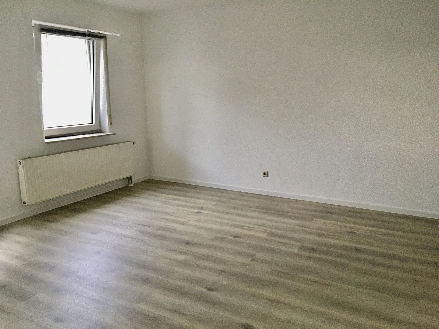 Pronájem bytu 1+kk 38 m², Ostfildern, Bádensko-Württembersko Pronájem bytu 1+kk 38 m², Ostfildern, Bádensko-Württembersko