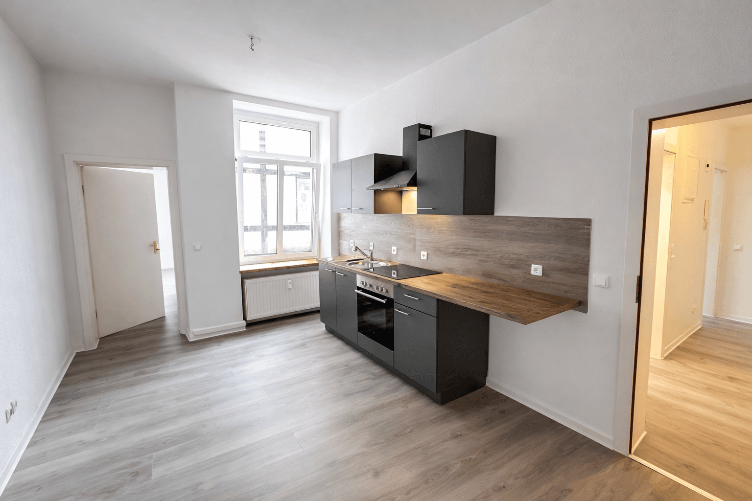 Prodej domu 674 m², pozemek 860 m², Schwerin, Mecklenburg-Vorpommern Prodej domu 674 m², pozemek 860 m², Schwerin, Mecklenburg-Vorpommern