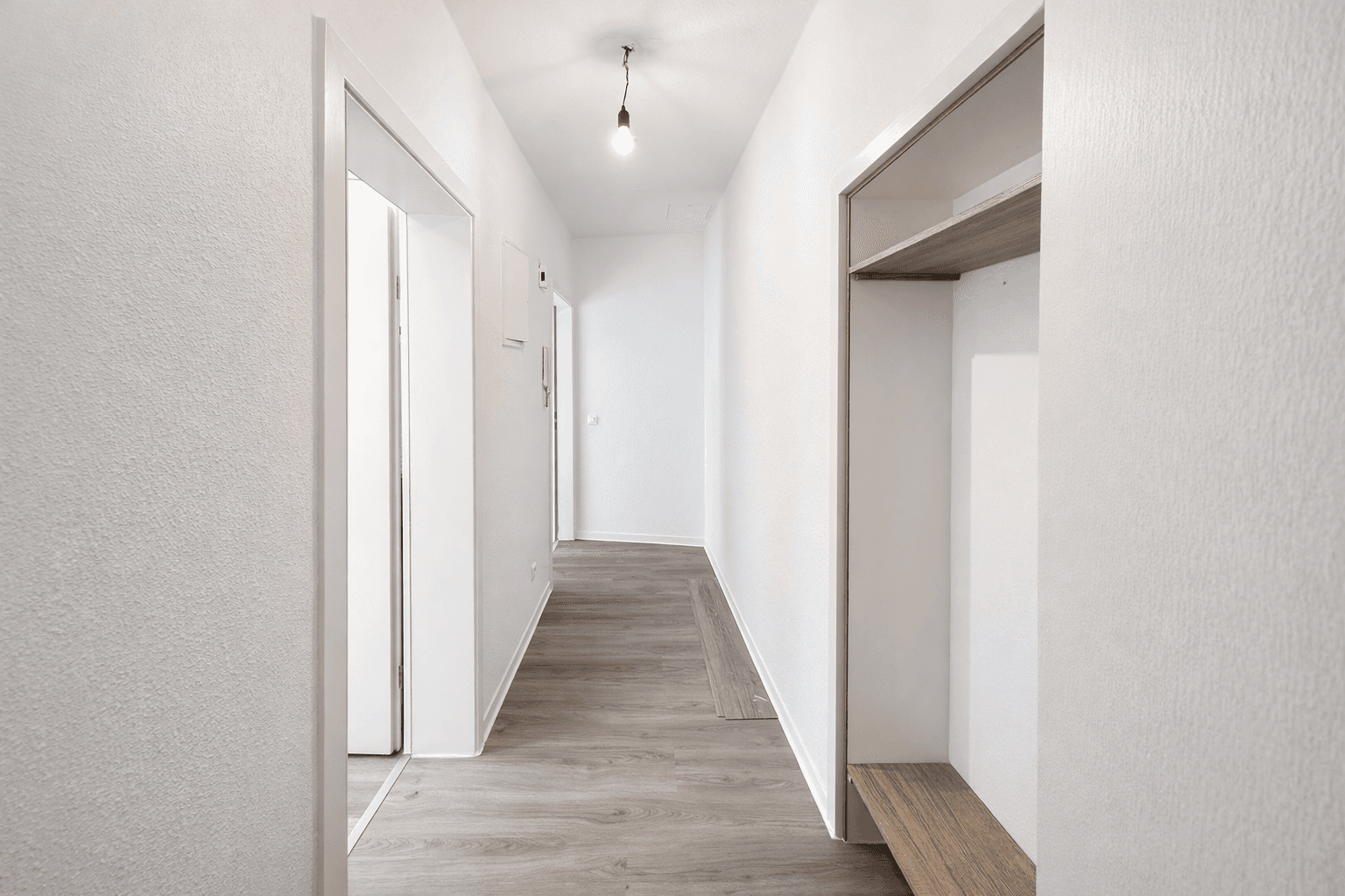Prodej domu 674 m², pozemek 860 m², Schwerin, Mecklenburg-Vorpommern Prodej domu 674 m², pozemek 860 m², Schwerin, Mecklenburg-Vorpommern