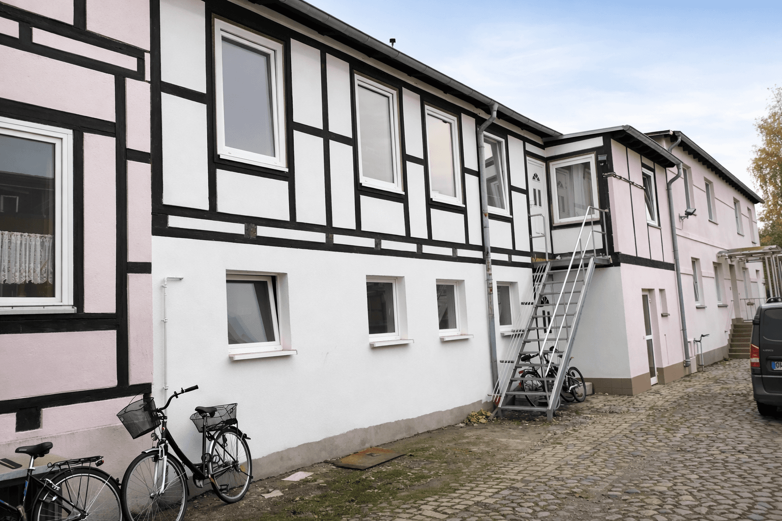 Prodej domu 674 m², pozemek 860 m², Schwerin, Mecklenburg-Vorpommern Prodej domu 674 m², pozemek 860 m², Schwerin, Mecklenburg-Vorpommern