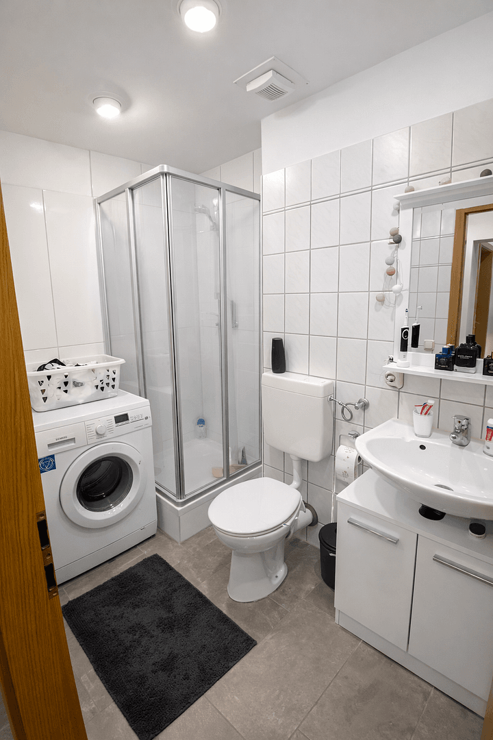 Prodej domu 674 m², pozemek 860 m², Schwerin, Mecklenburg-Vorpommern Prodej domu 674 m², pozemek 860 m², Schwerin, Mecklenburg-Vorpommern