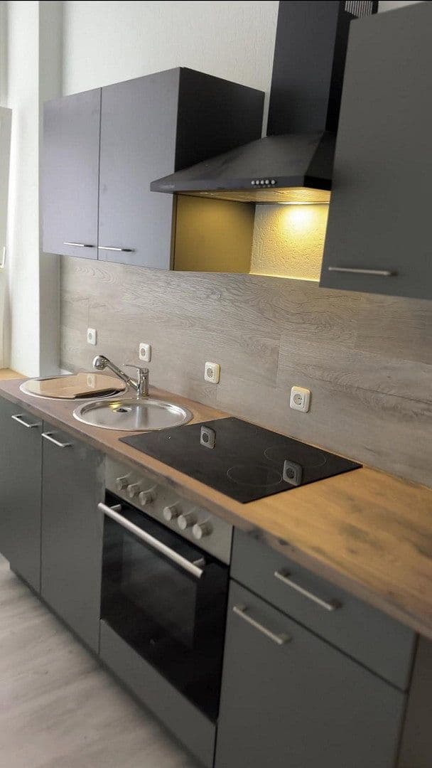 Prodej domu 674 m², pozemek 860 m², Schwerin, Mecklenburg-Vorpommern Prodej domu 674 m², pozemek 860 m², Schwerin, Mecklenburg-Vorpommern