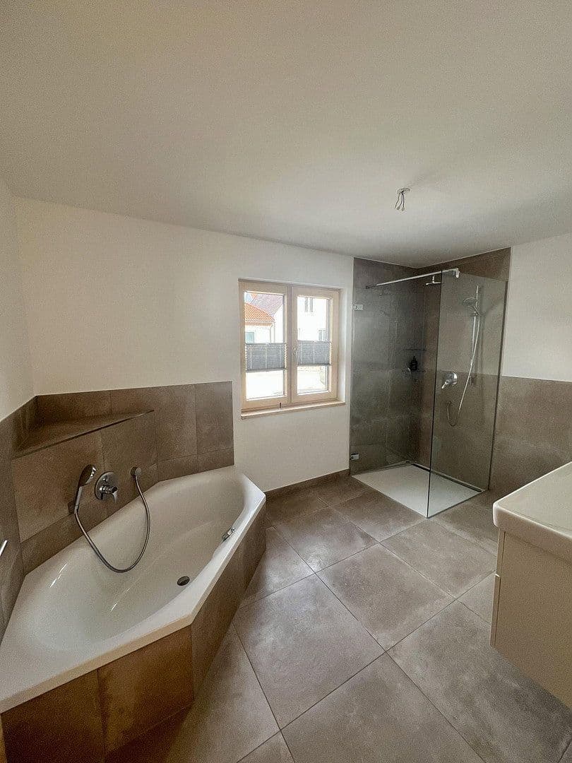 Pronájem bytu 4+1 117 m², Markt Inersdorf, Bavorsko Pronájem bytu 4+1 117 m², Markt Inersdorf, Bavorsko