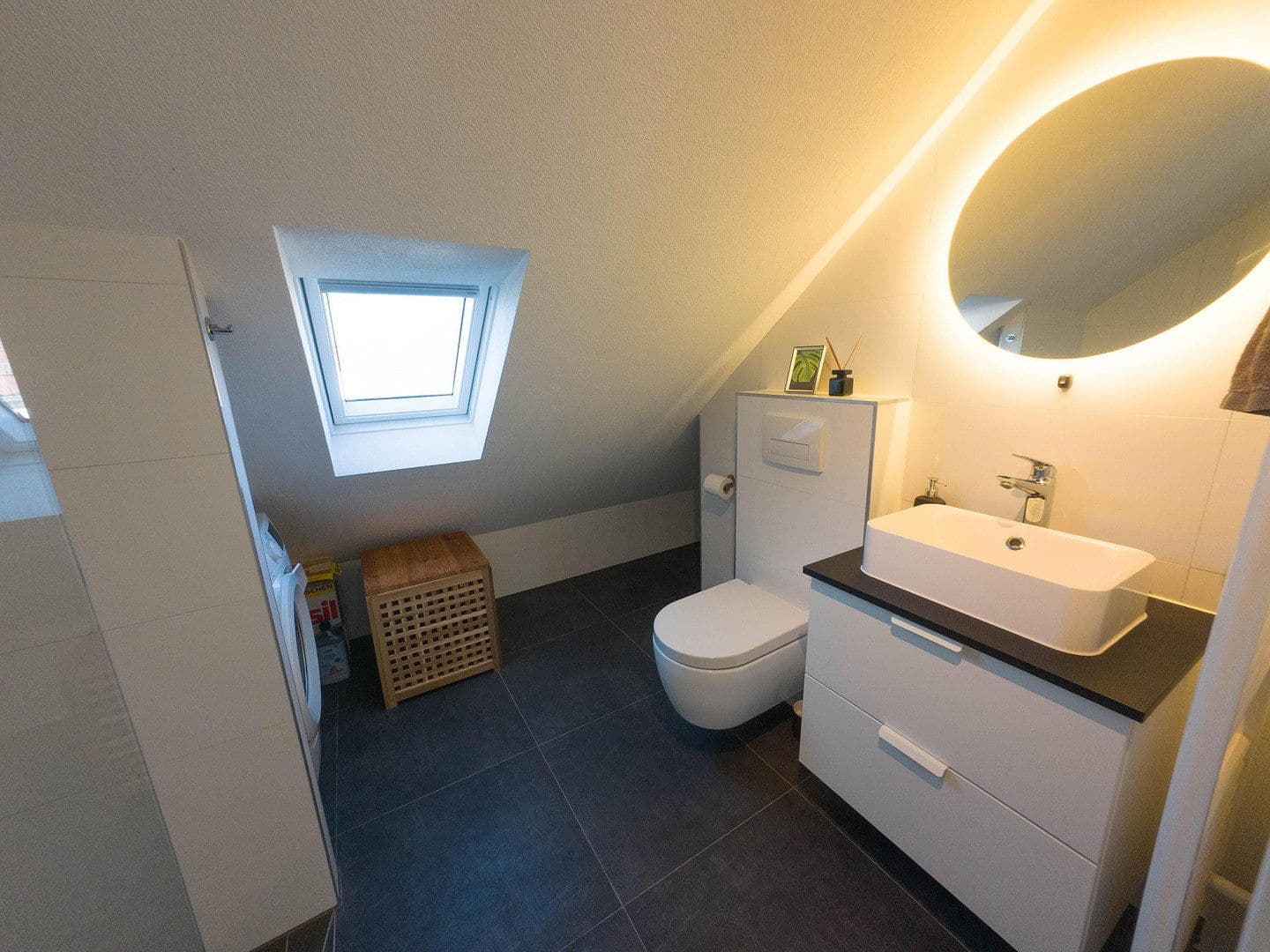 Pronájem bytu 4+1 97 m², Büsnauer Straße 15, Leonberg, Bádensko-Württembersko Pronájem bytu 4+1 97 m², Büsnauer Straße 15, Leonberg, Bádensko-Württembersko