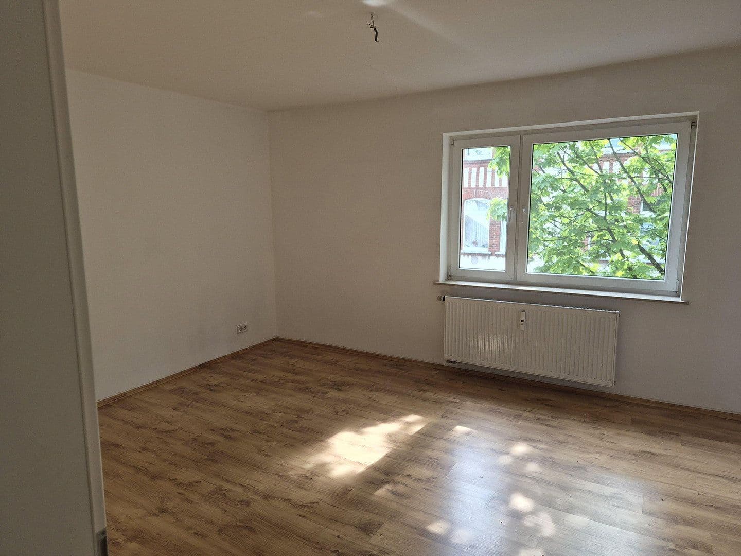 Pronájem bytu 1+1 43 m², Robert-Koch-Straße 8, Leverkusen, Severní Porýní-Vestfálsko Pronájem bytu 1+1 43 m², Robert-Koch-Straße 8, Leverkusen, Severní Porýní-Vestfálsko