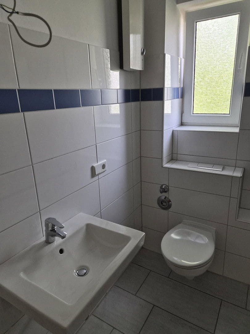 Pronájem bytu 1+1 43 m², Robert-Koch-Straße 8, Leverkusen, Severní Porýní-Vestfálsko Pronájem bytu 1+1 43 m², Robert-Koch-Straße 8, Leverkusen, Severní Porýní-Vestfálsko