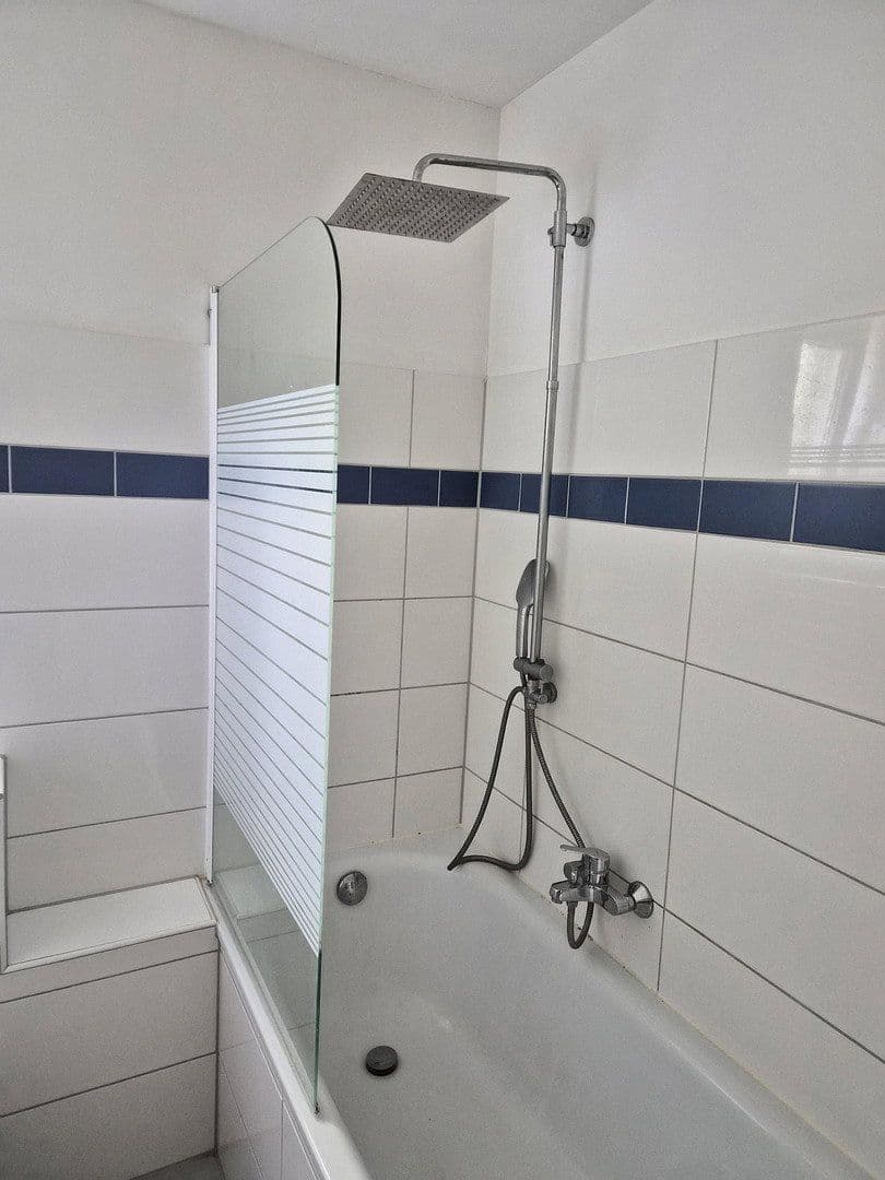 Pronájem bytu 1+1 43 m², Robert-Koch-Straße 8, Leverkusen, Severní Porýní-Vestfálsko Pronájem bytu 1+1 43 m², Robert-Koch-Straße 8, Leverkusen, Severní Porýní-Vestfálsko