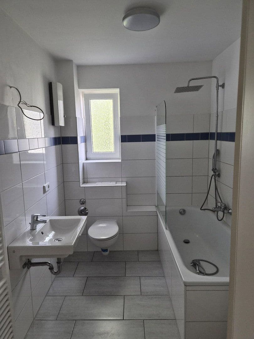 Pronájem bytu 1+1 43 m², Robert-Koch-Straße 8, Leverkusen, Severní Porýní-Vestfálsko Pronájem bytu 1+1 43 m², Robert-Koch-Straße 8, Leverkusen, Severní Porýní-Vestfálsko