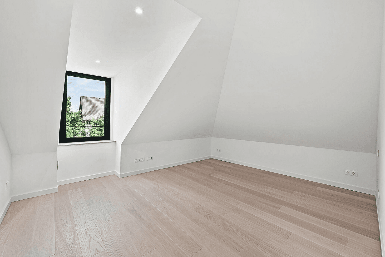Prodej domu 246 m², pozemek 306 m², Sembdnerstraße 6, Germering, Bavorsko Prodej domu 246 m², pozemek 306 m², Sembdnerstraße 6, Germering, Bavorsko