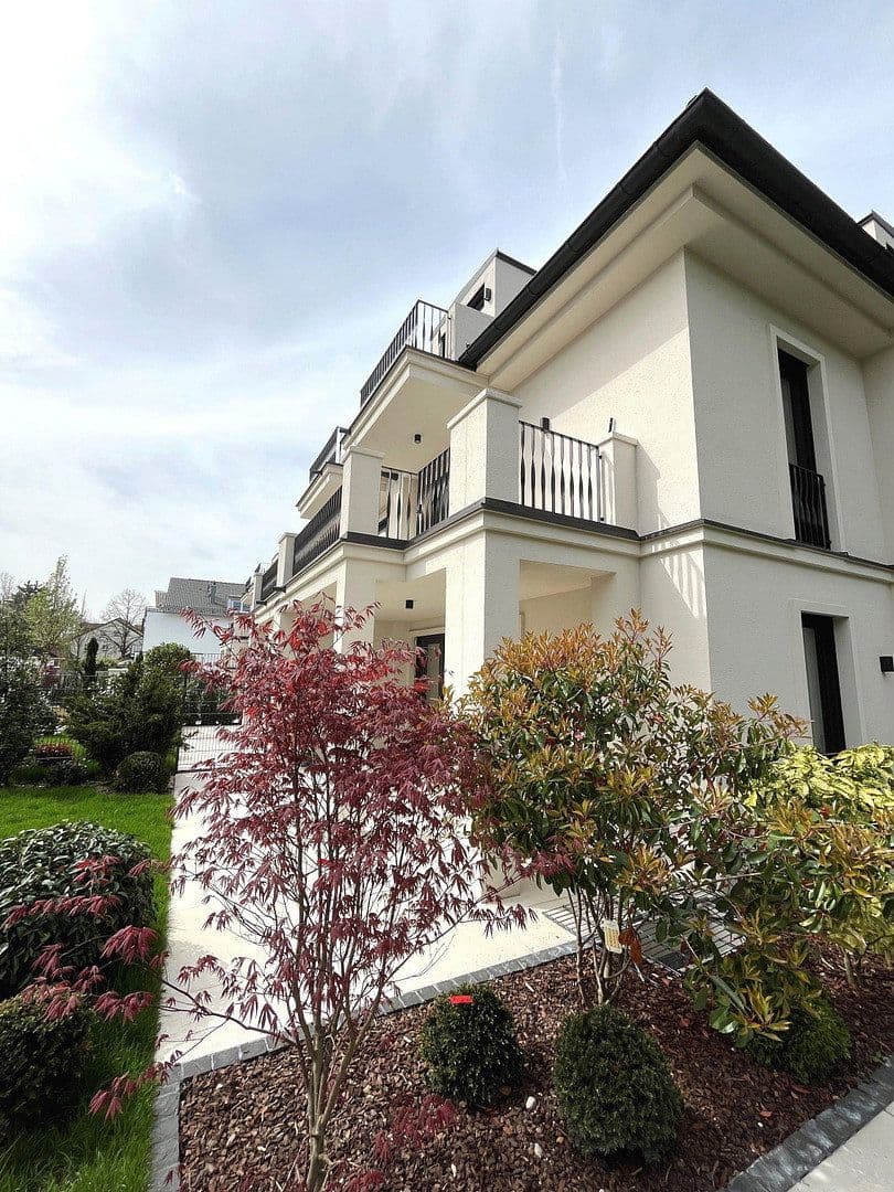 Prodej domu 246 m², pozemek 306 m², Sembdnerstraße 6, Germering, Bavorsko Prodej domu 246 m², pozemek 306 m², Sembdnerstraße 6, Germering, Bavorsko