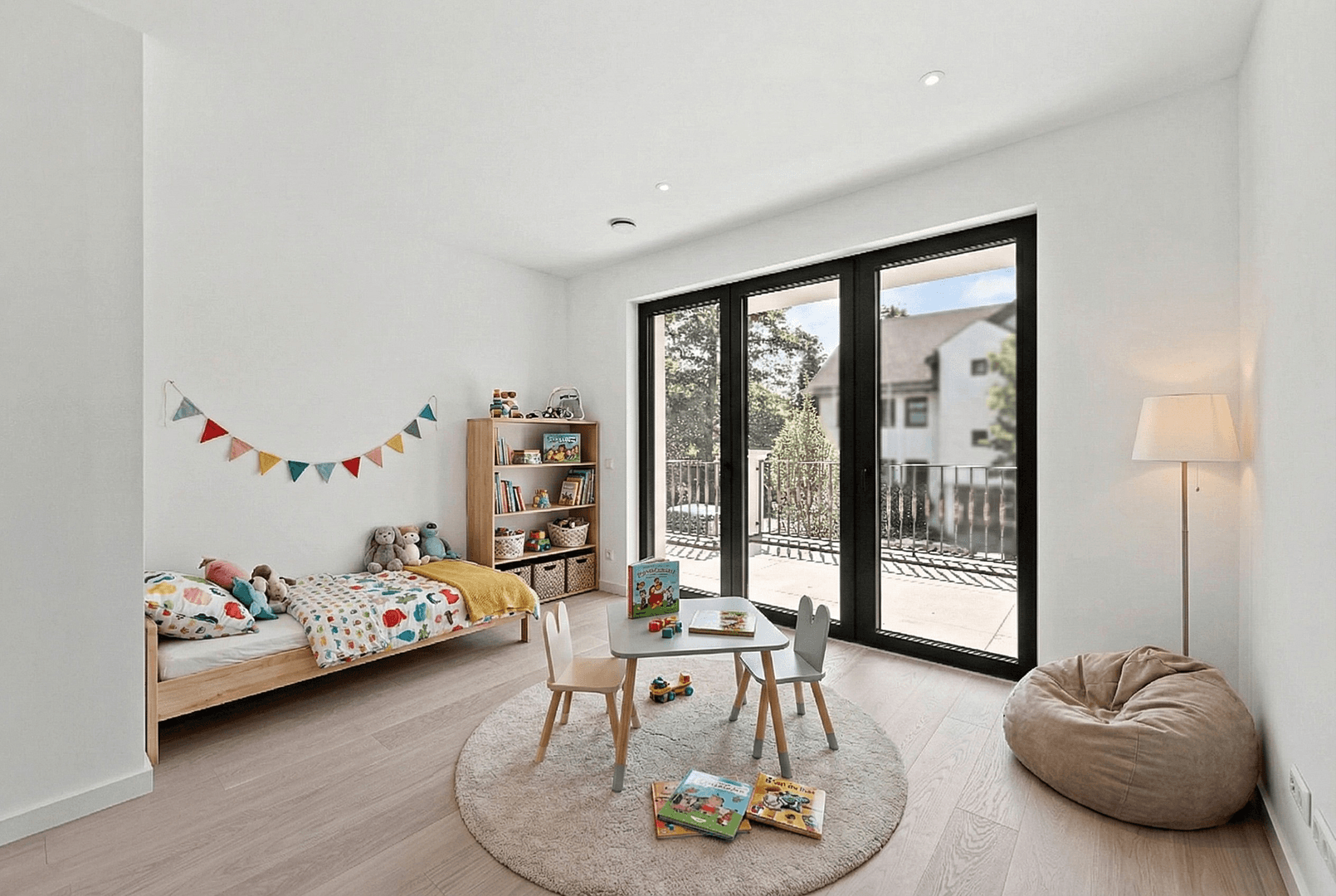 Prodej domu 246 m², pozemek 306 m², Sembdnerstraße 6, Germering, Bavorsko Prodej domu 246 m², pozemek 306 m², Sembdnerstraße 6, Germering, Bavorsko