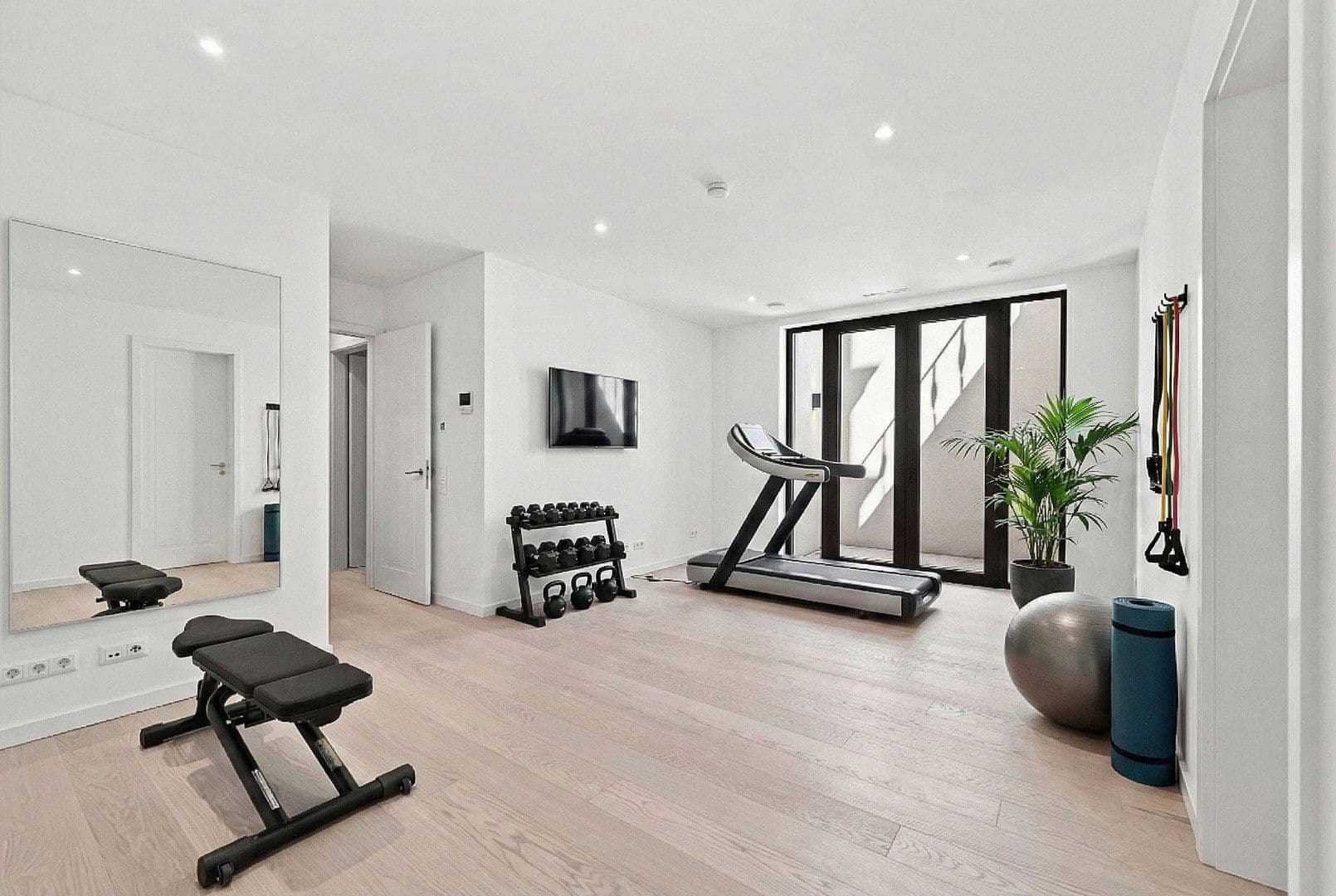 Prodej domu 246 m², pozemek 306 m², Sembdnerstraße 6, Germering, Bavorsko Prodej domu 246 m², pozemek 306 m², Sembdnerstraße 6, Germering, Bavorsko