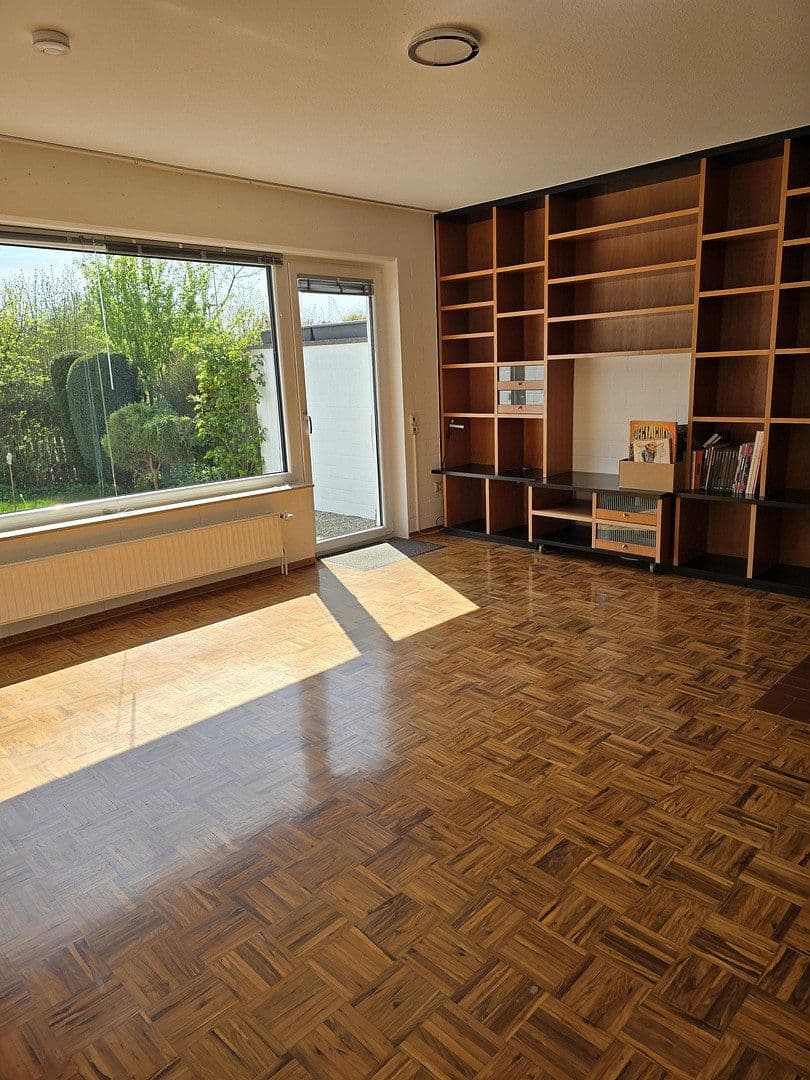 Prodej domu 135 m², pozemek 168 m², Ronnenberg, Dolní Sasko Prodej domu 135 m², pozemek 168 m², Ronnenberg, Dolní Sasko
