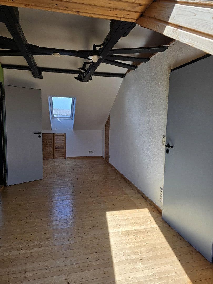 Prodej domu 135 m², pozemek 168 m², Ronnenberg, Dolní Sasko Prodej domu 135 m², pozemek 168 m², Ronnenberg, Dolní Sasko